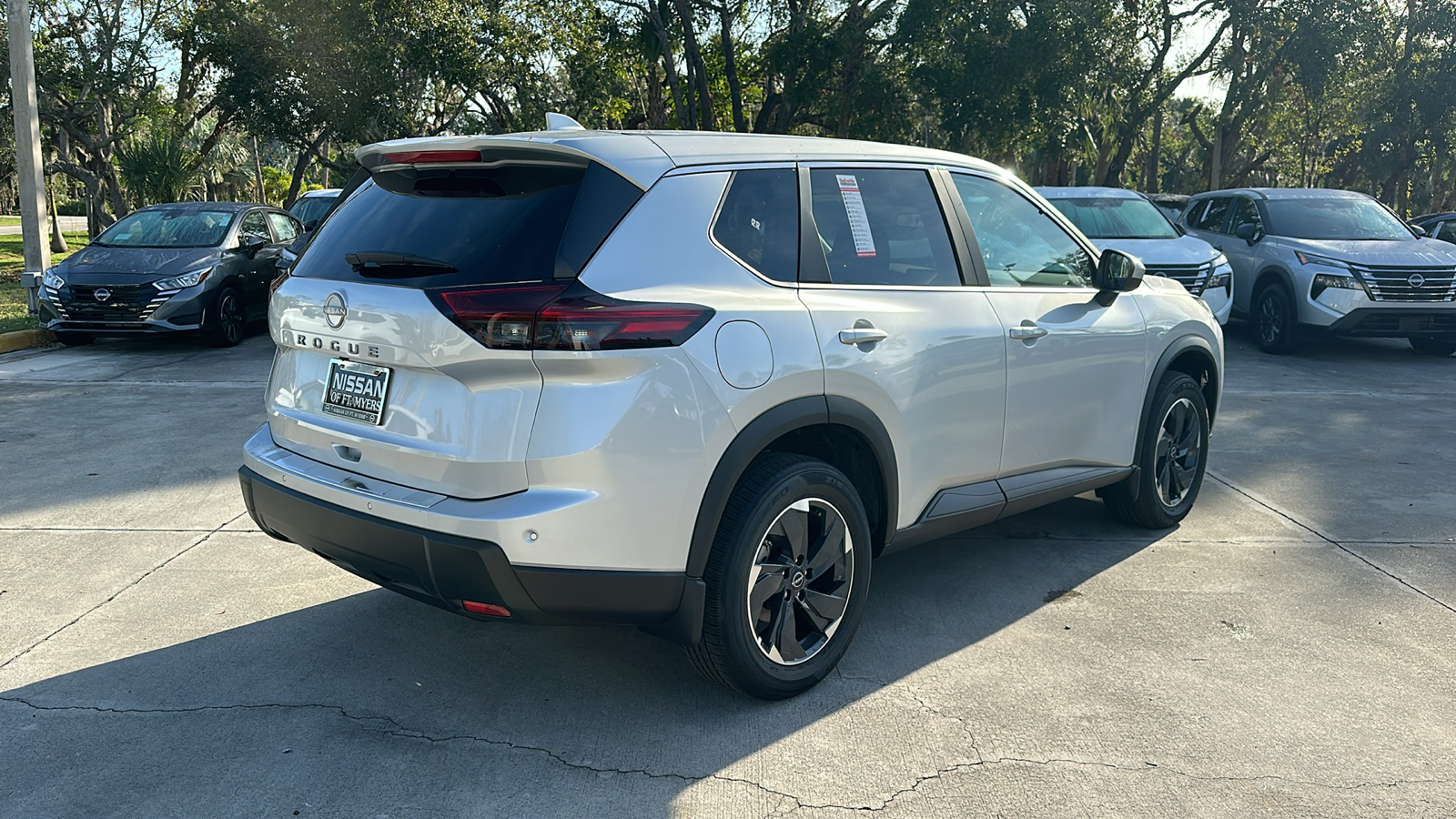 2025 Nissan Rogue SV 7