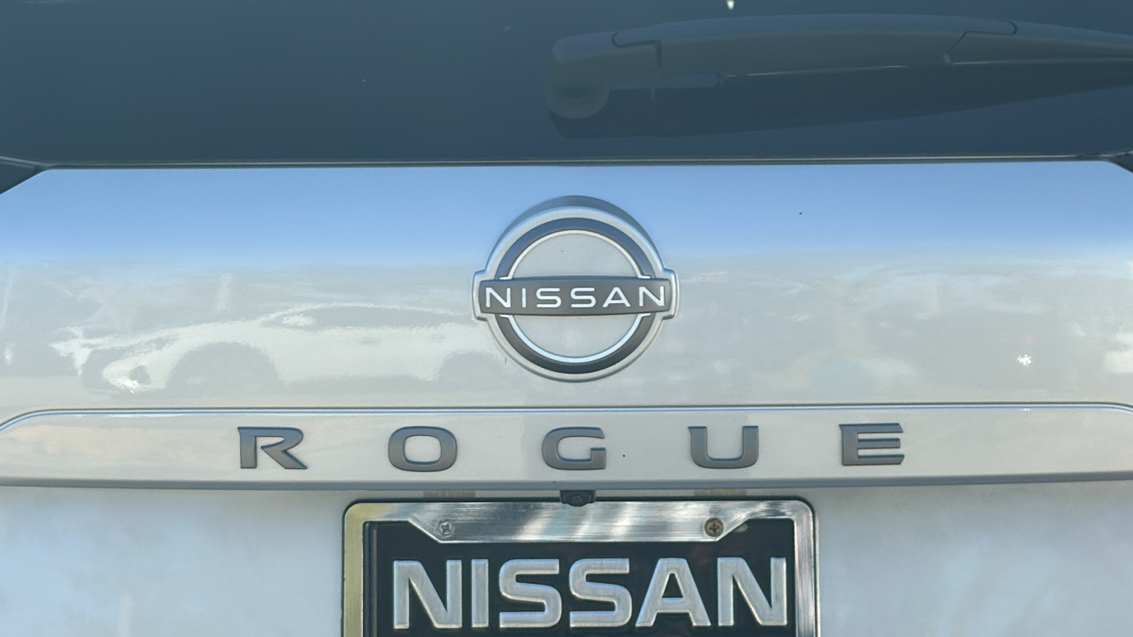 2025 Nissan Rogue SV 9