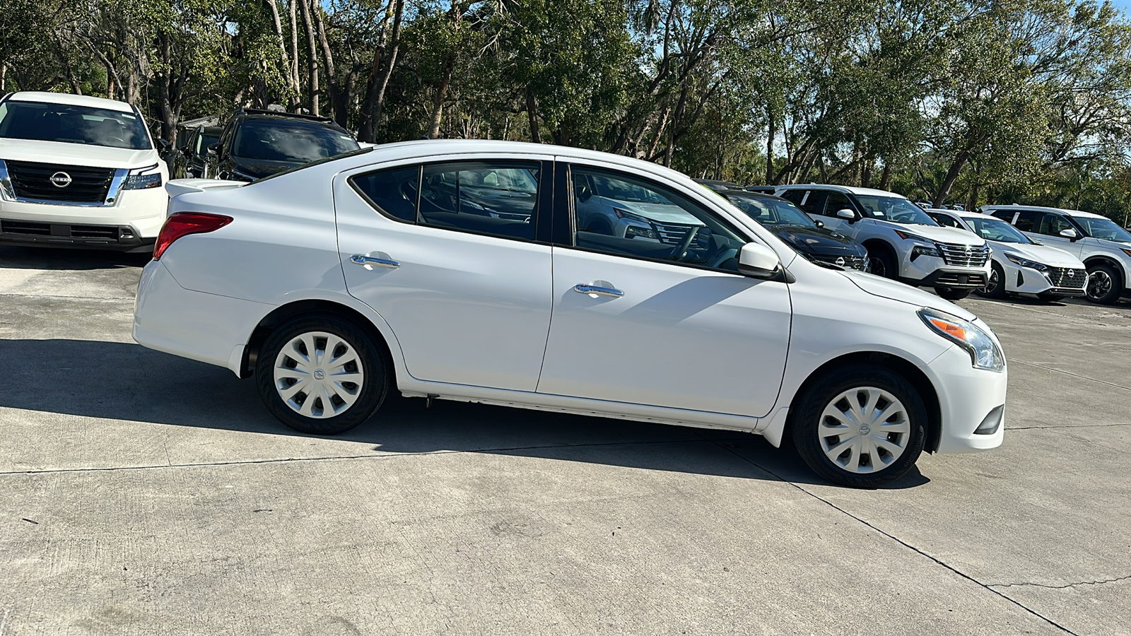 2018 Nissan Versa S 8