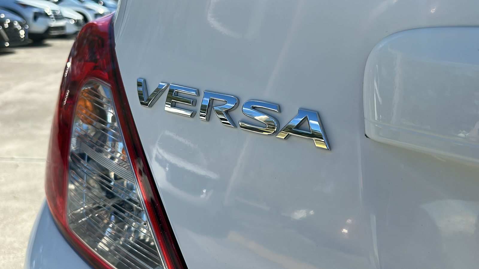 2018 Nissan Versa S 9