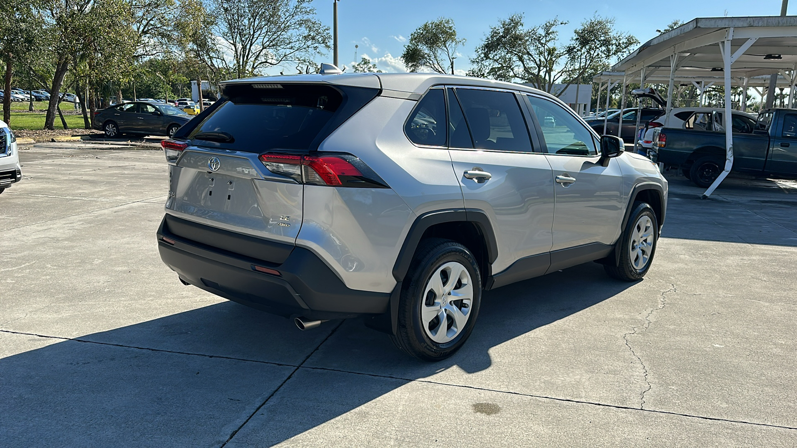 2023 Toyota RAV4 LE 7