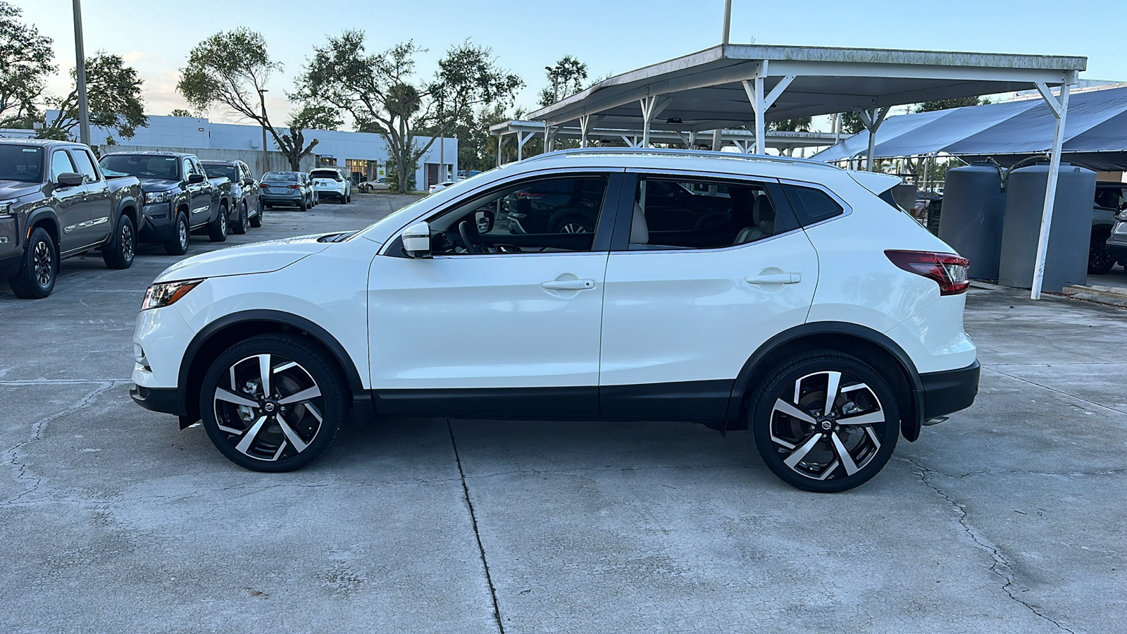 2022 Nissan Rogue Sport SL 5