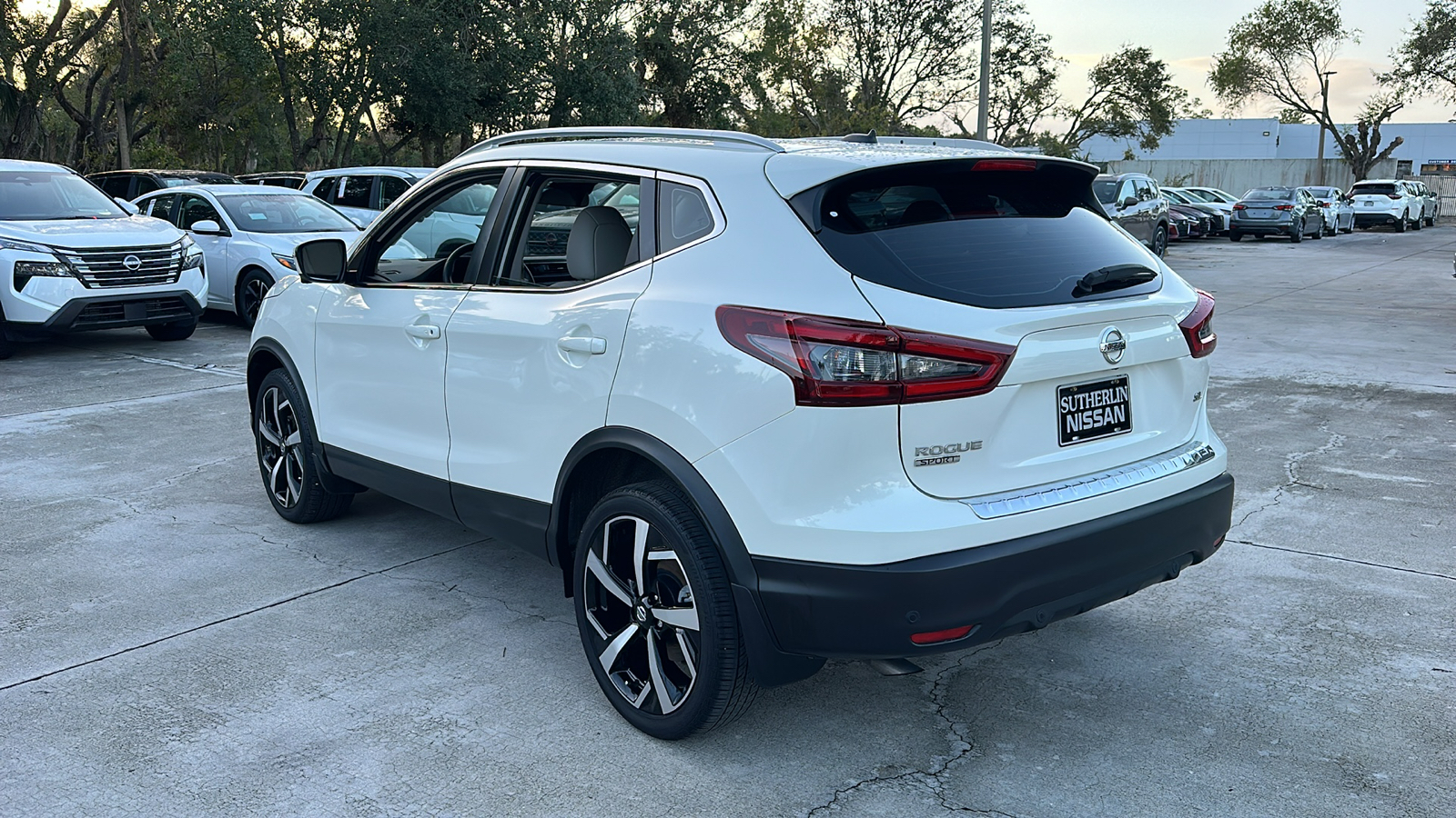 2022 Nissan Rogue Sport SL 6