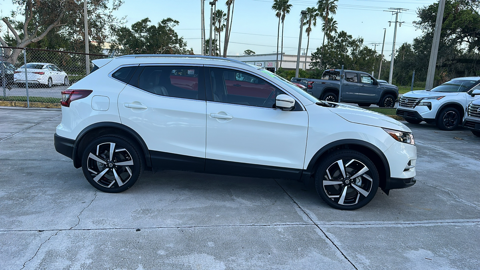 2022 Nissan Rogue Sport SL 9