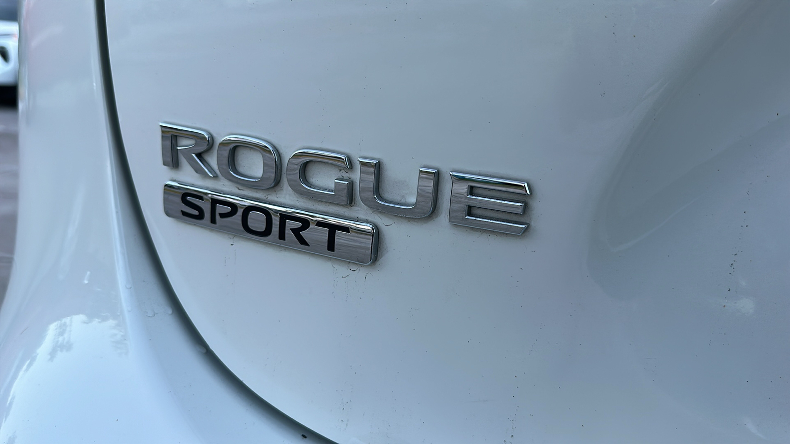 2022 Nissan Rogue Sport SL 10