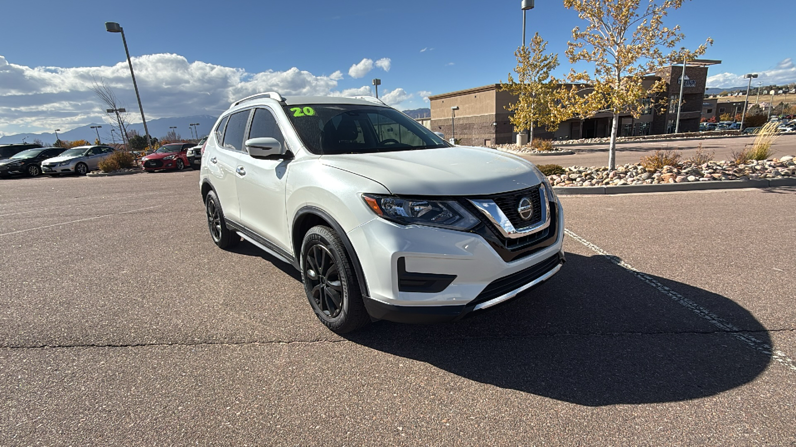 2020 Nissan Rogue SV 1