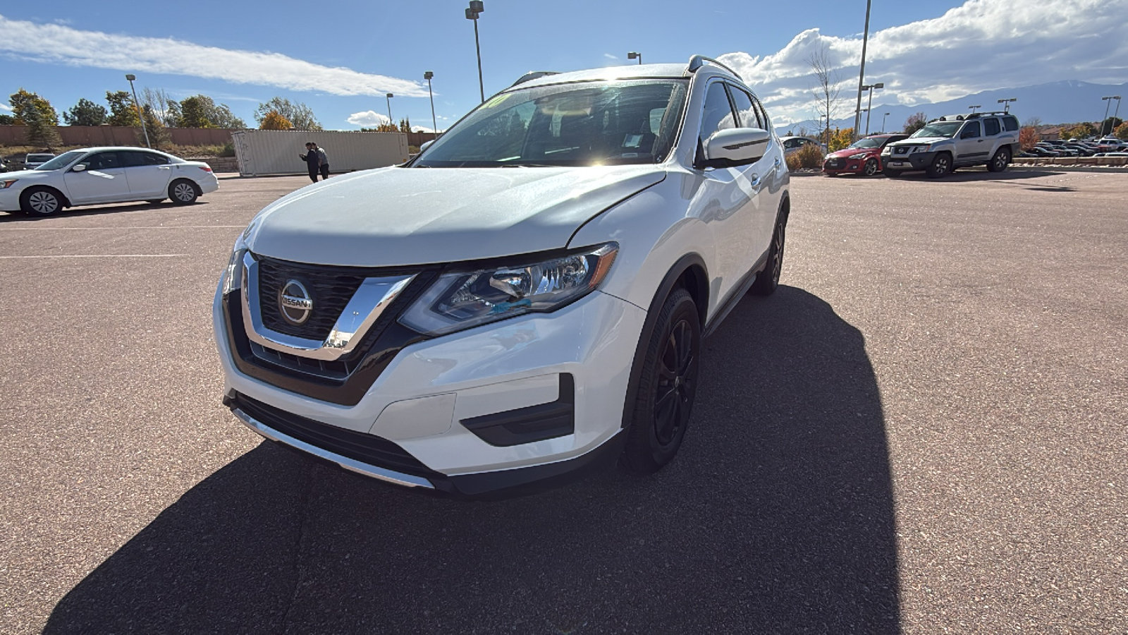 2020 Nissan Rogue SV 3