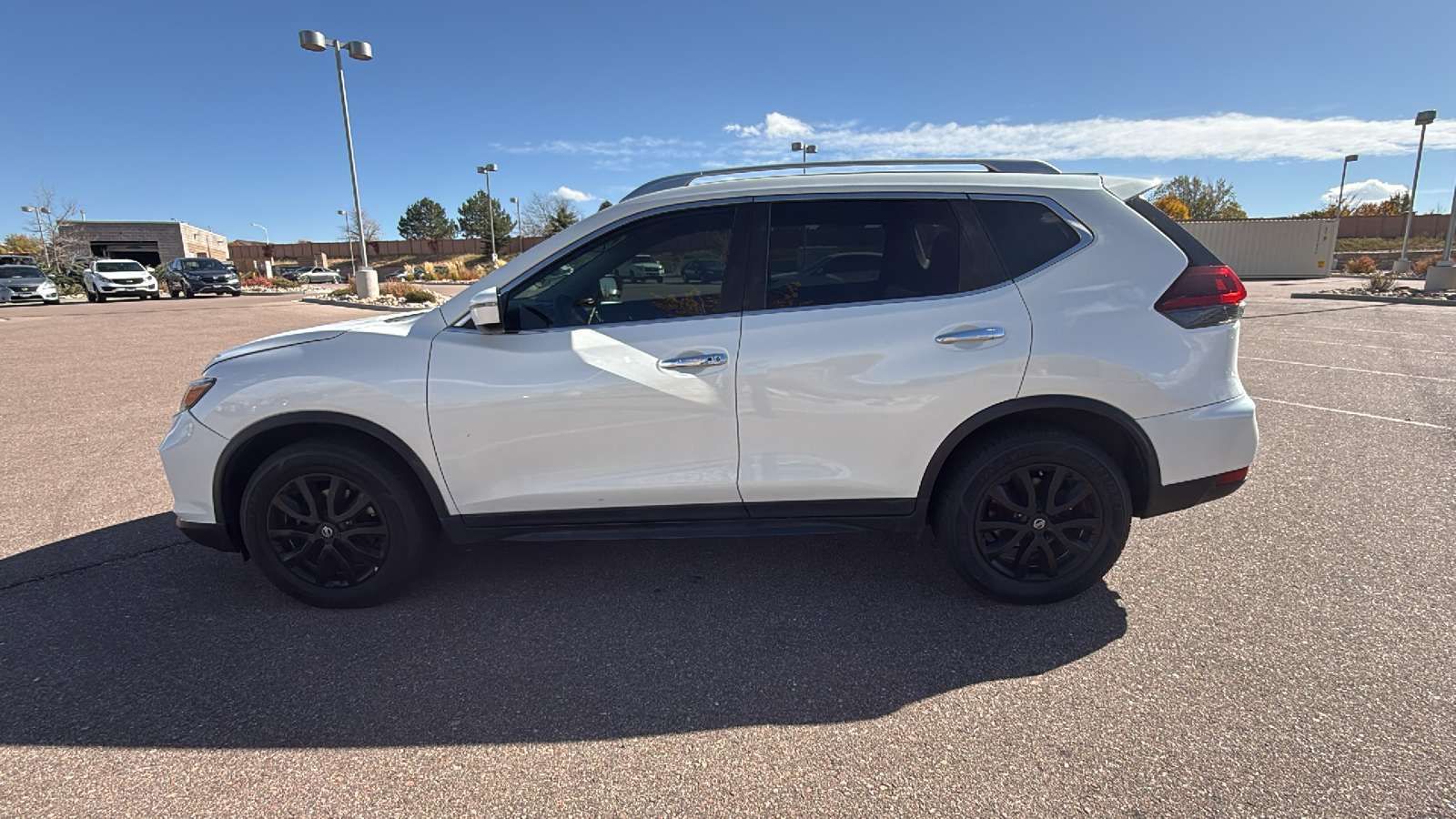 2020 Nissan Rogue SV 4