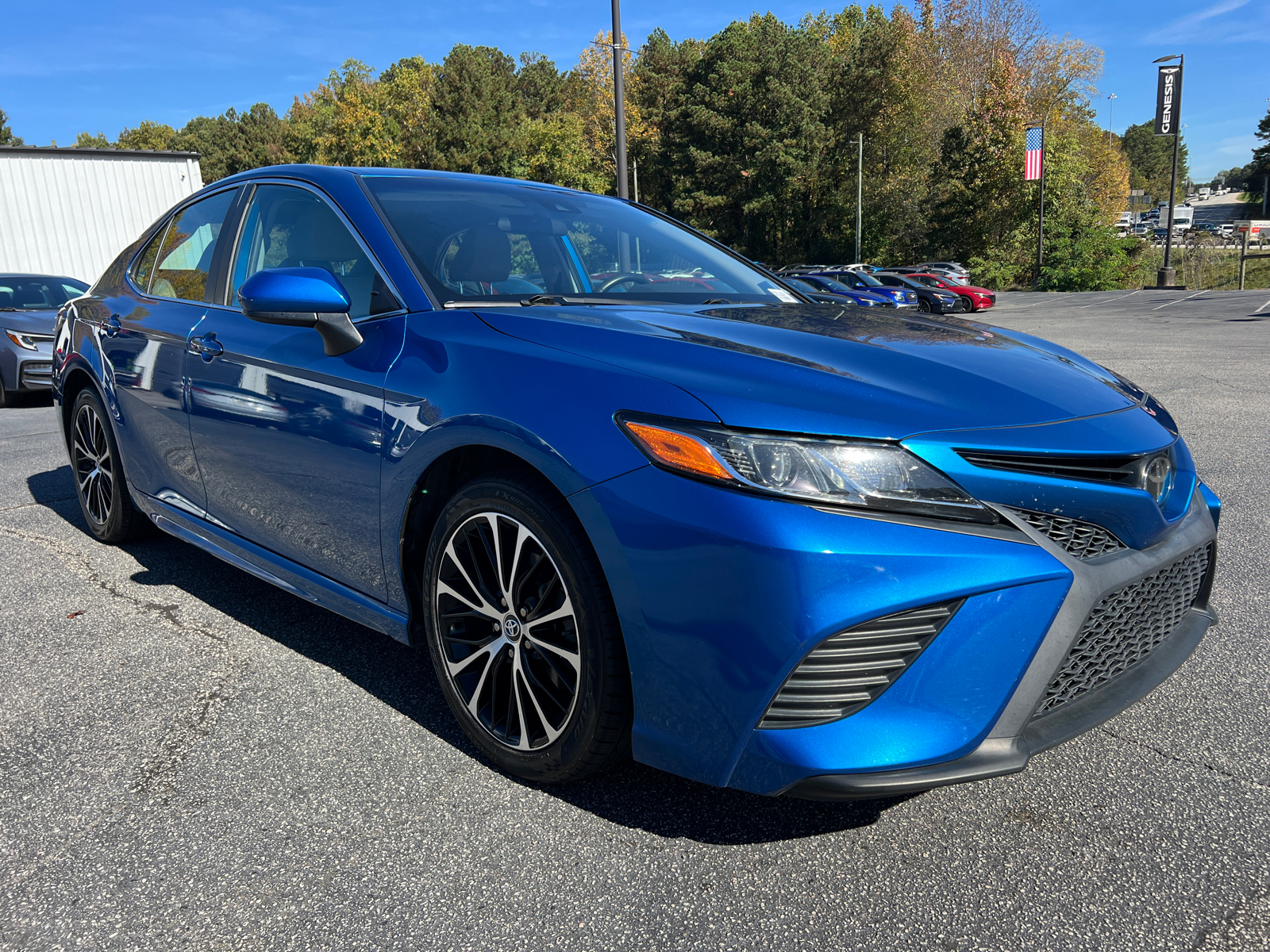 2020 Toyota Camry SE 3