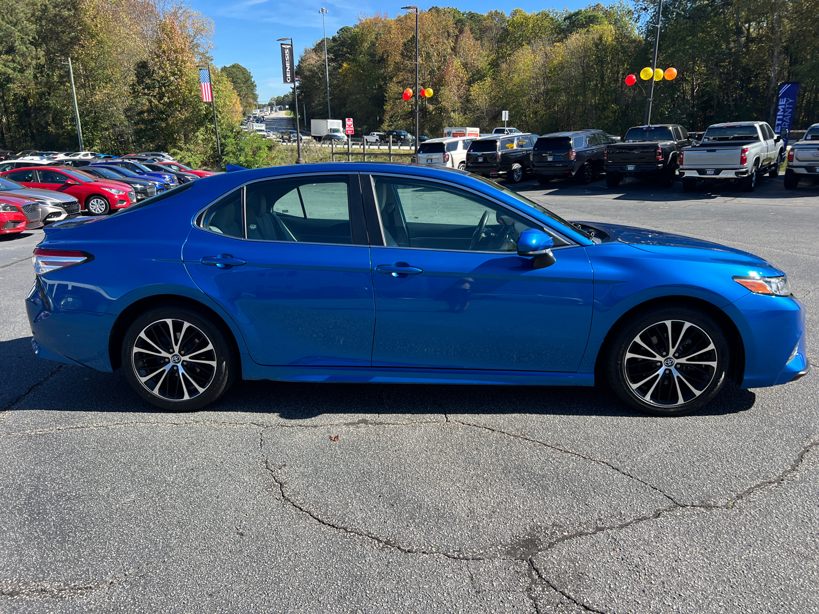 2020 Toyota Camry SE 4