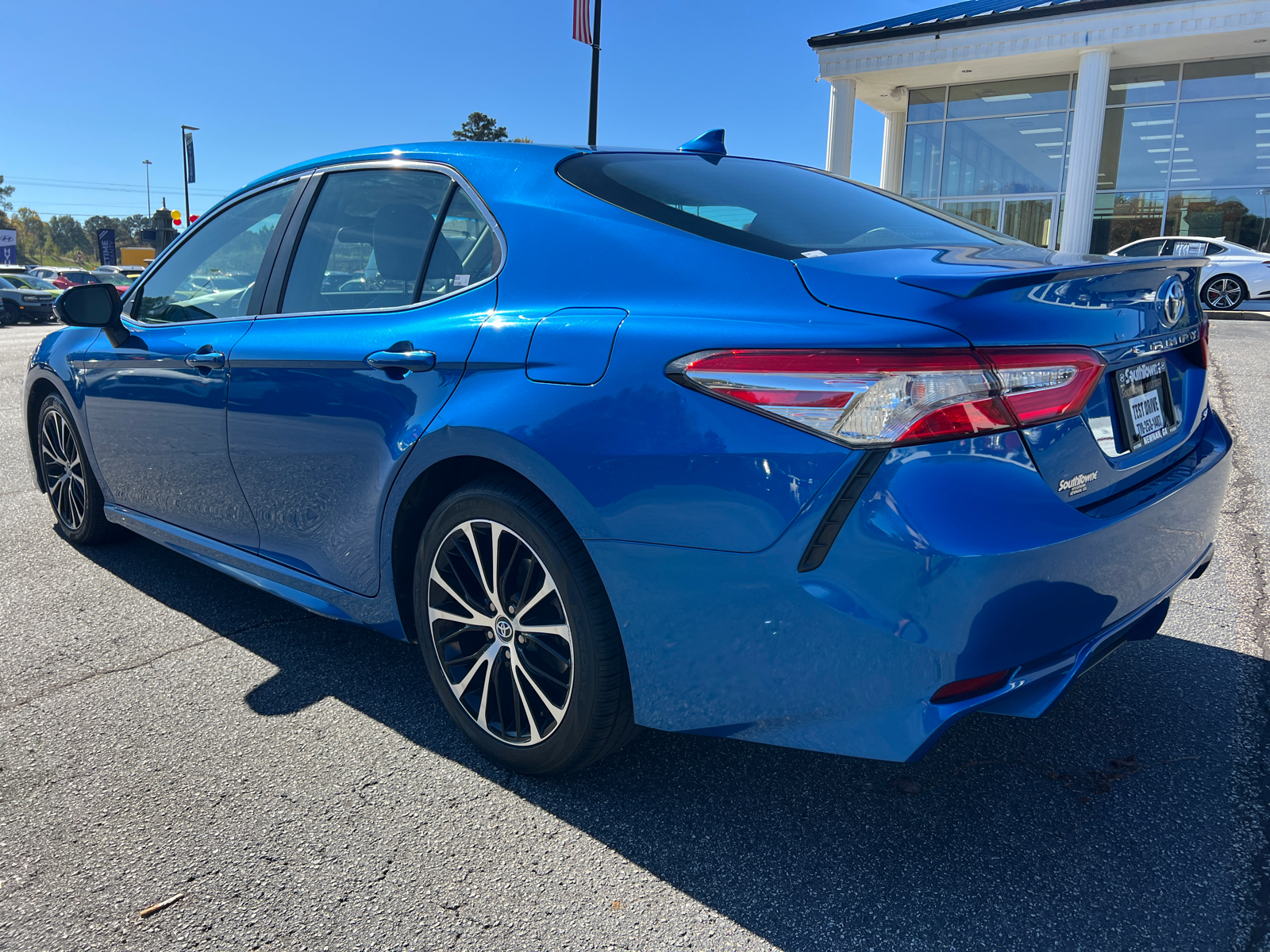 2020 Toyota Camry SE 7