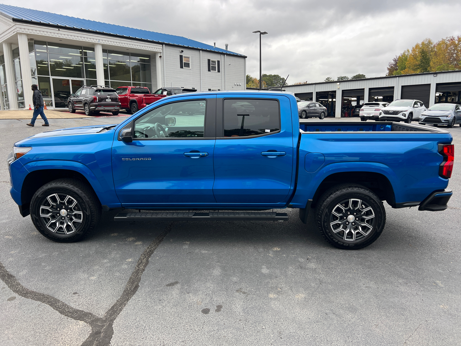 2023 Chevrolet Colorado LT 8