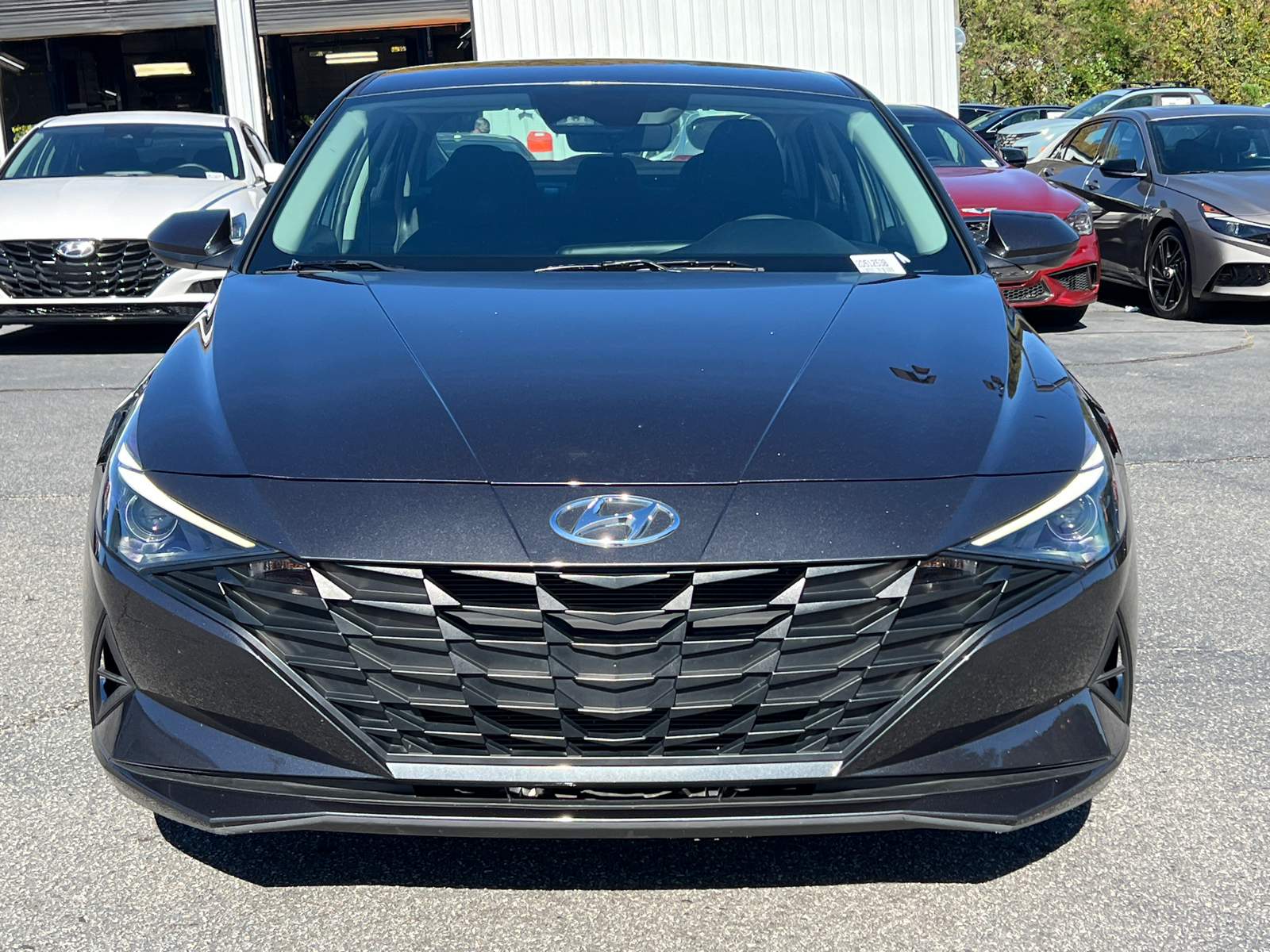 2022 Hyundai Elantra SE 2