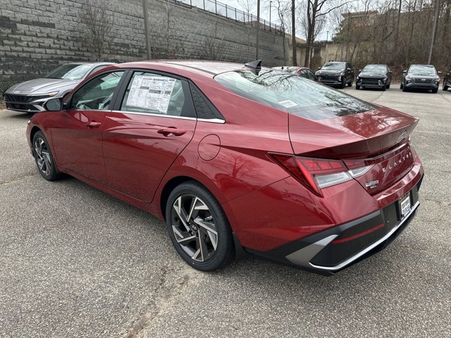 2024 Hyundai Elantra Hybrid Limited 4