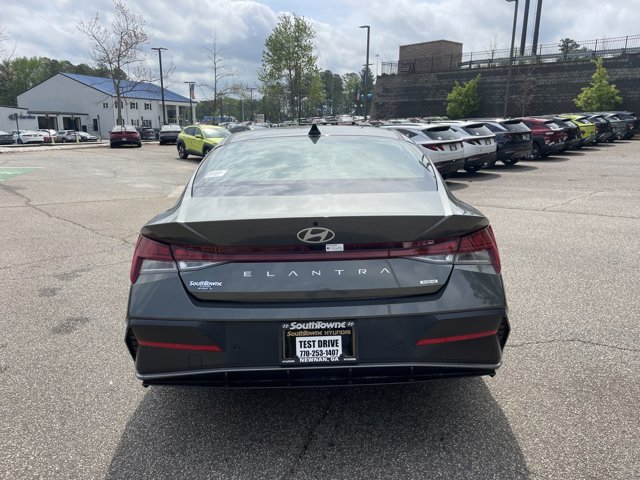 2024 Hyundai Elantra Hybrid Limited 5