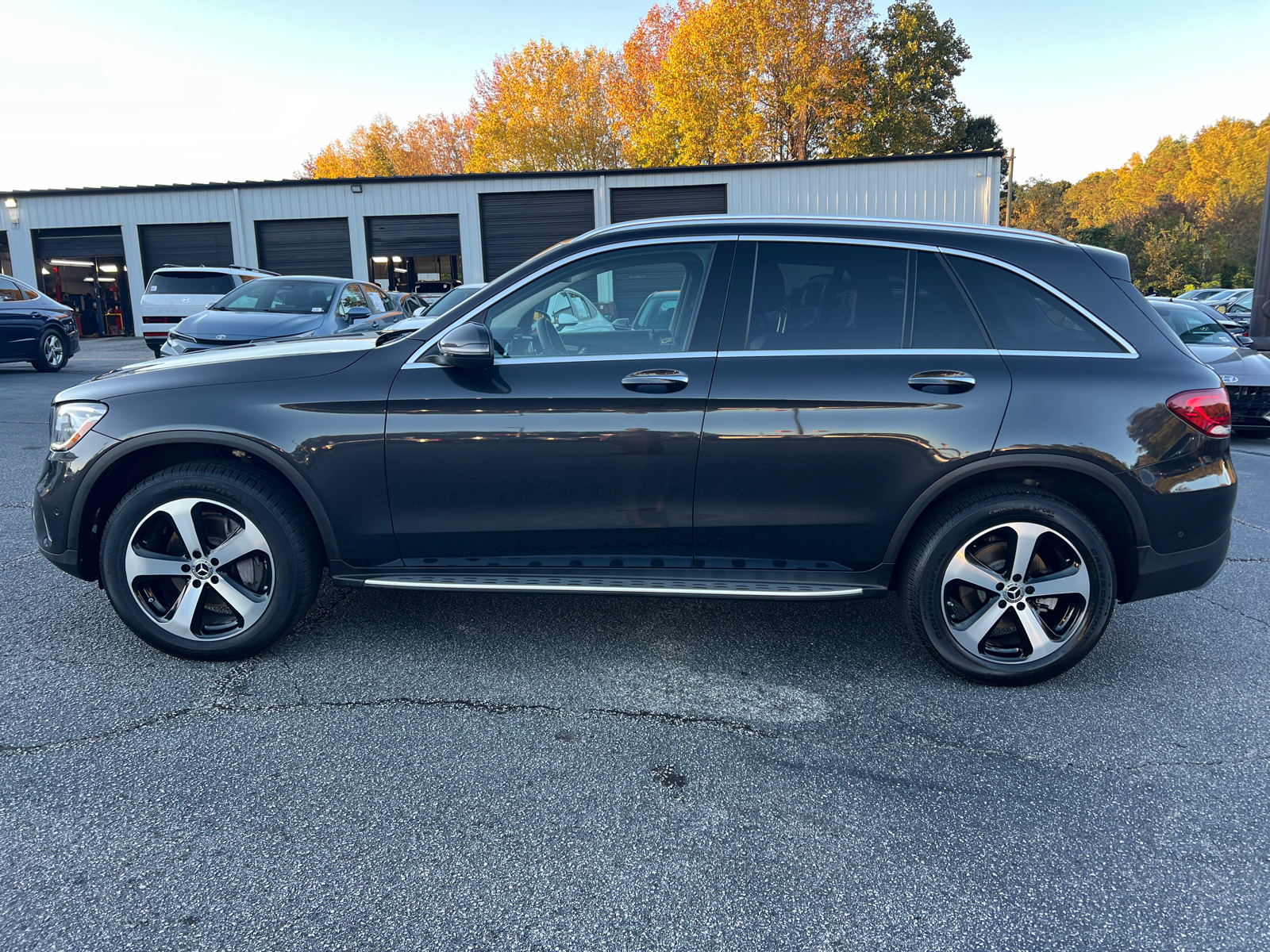 2021 Mercedes-Benz GLC GLC 300 8