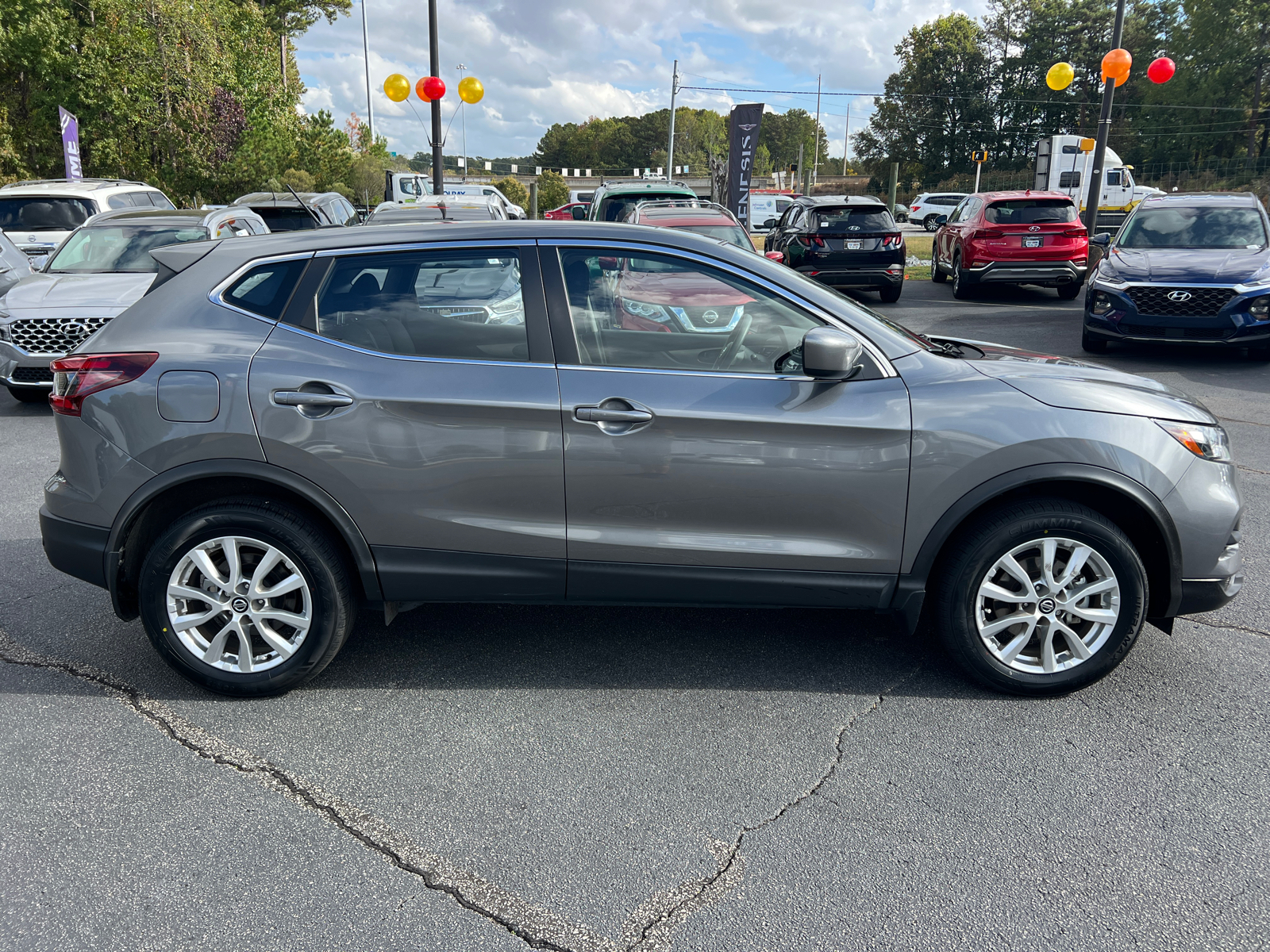 2022 Nissan Rogue Sport S 4