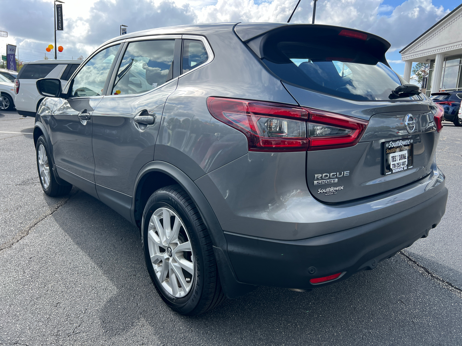 2022 Nissan Rogue Sport S 7