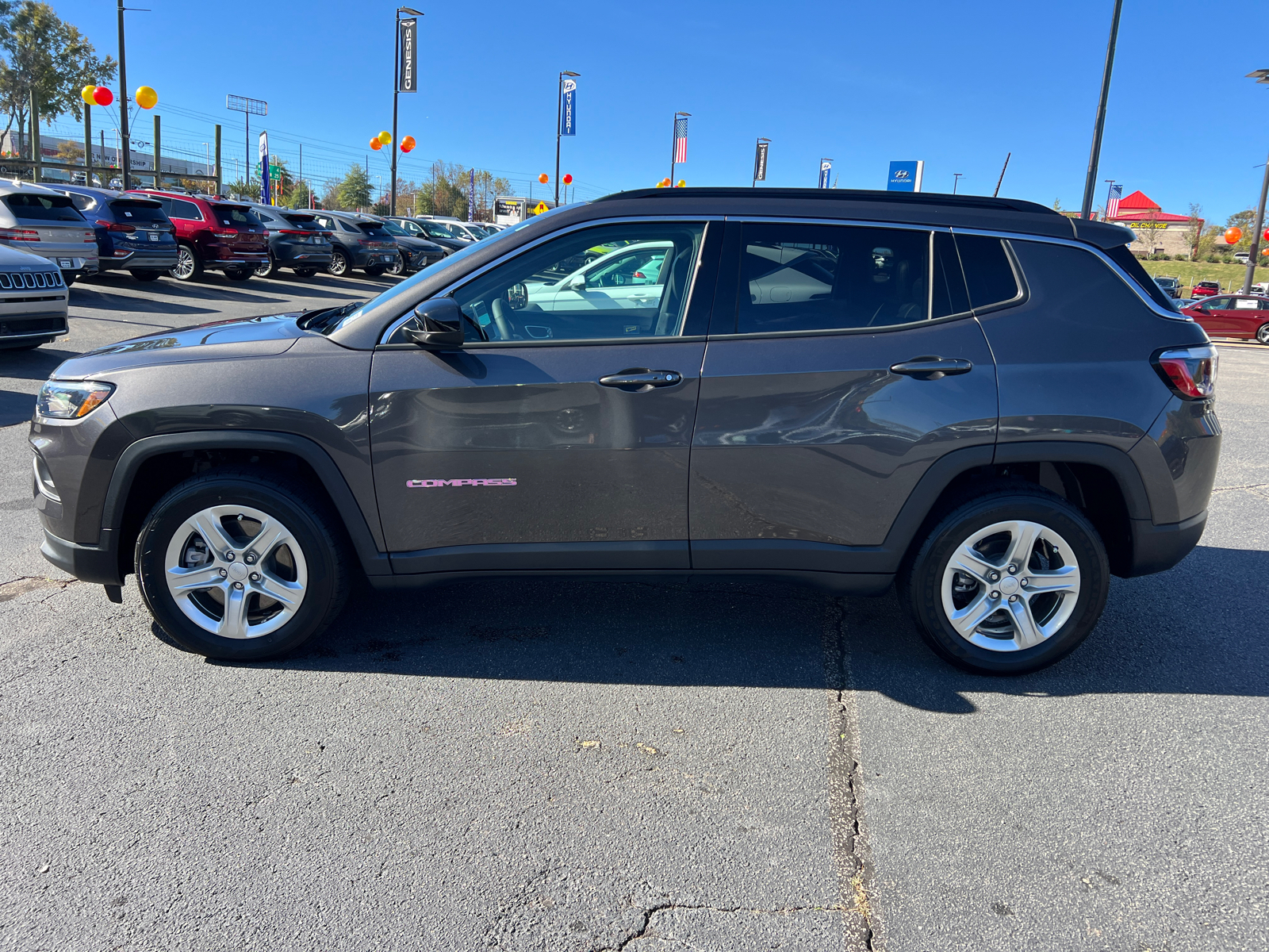 2023 Jeep Compass Latitude 8