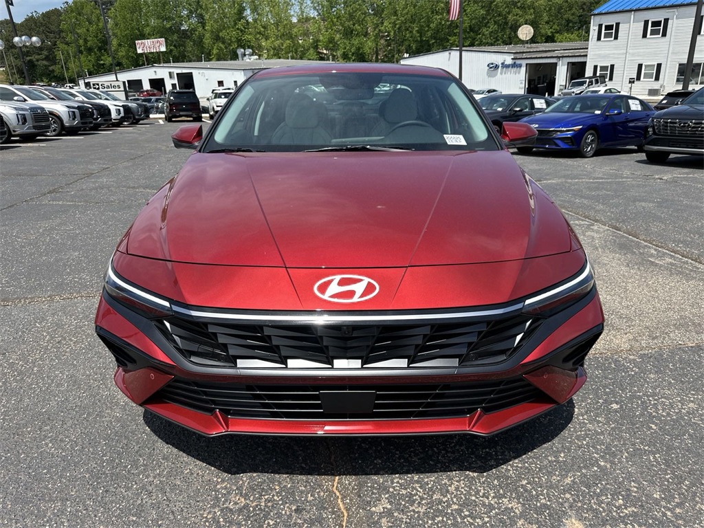 2024 Hyundai Elantra Limited 3