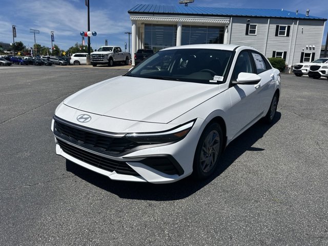 2024 Hyundai Elantra SEL 2