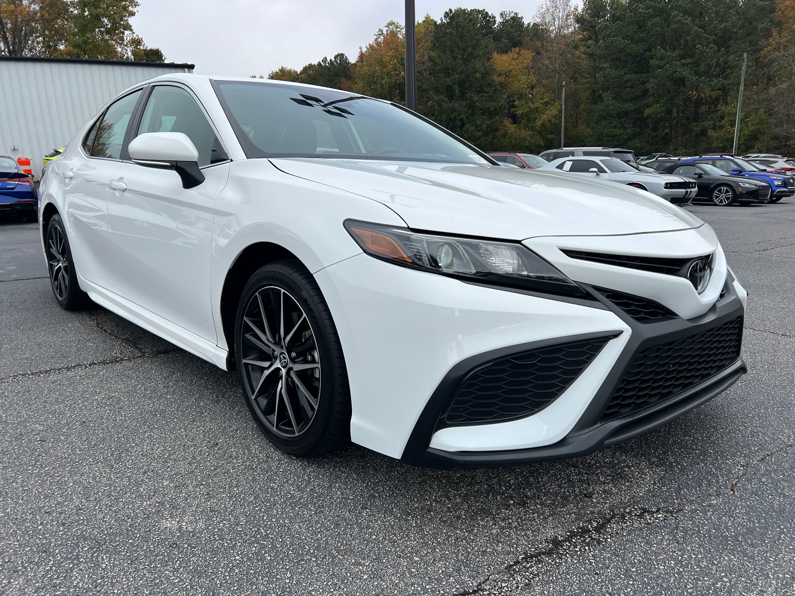 2023 Toyota Camry SE 3