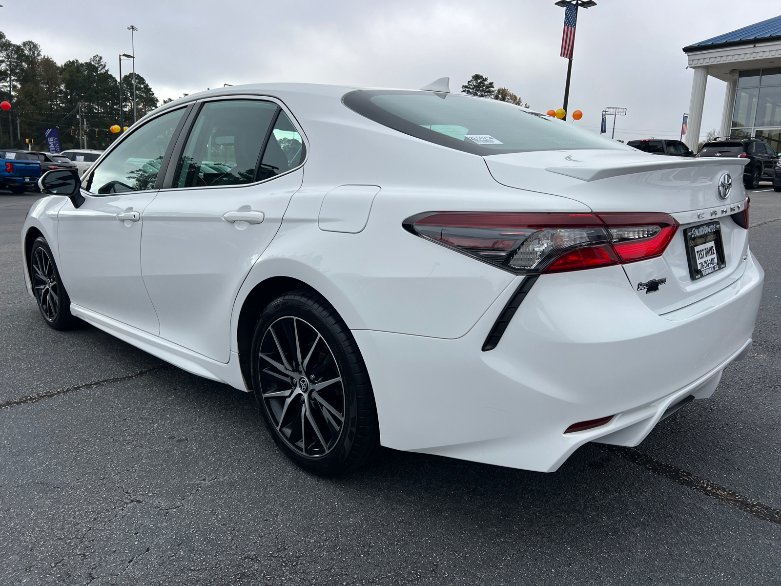 2023 Toyota Camry SE 7