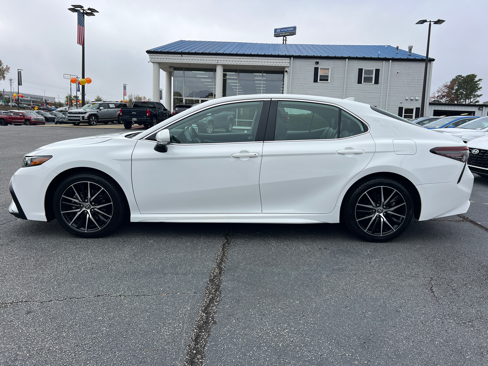 2023 Toyota Camry SE 8