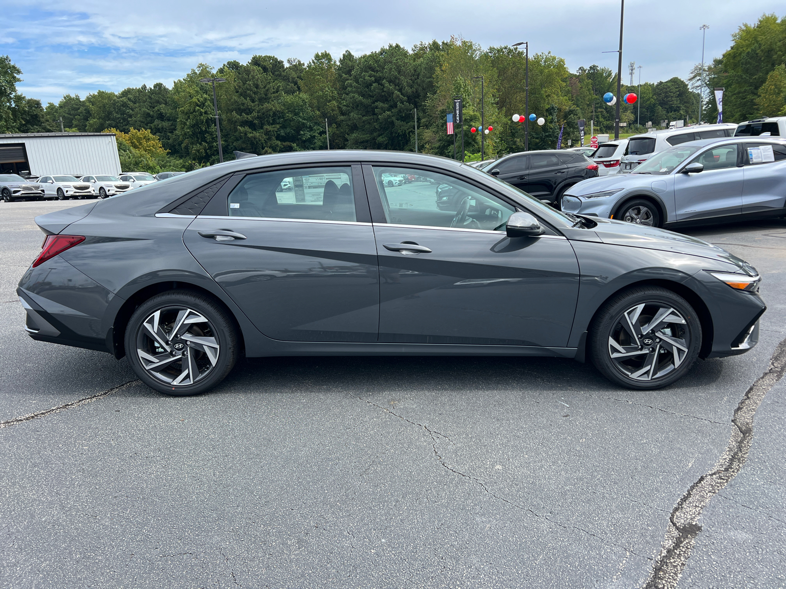 2025 Hyundai Elantra Hybrid Limited 4