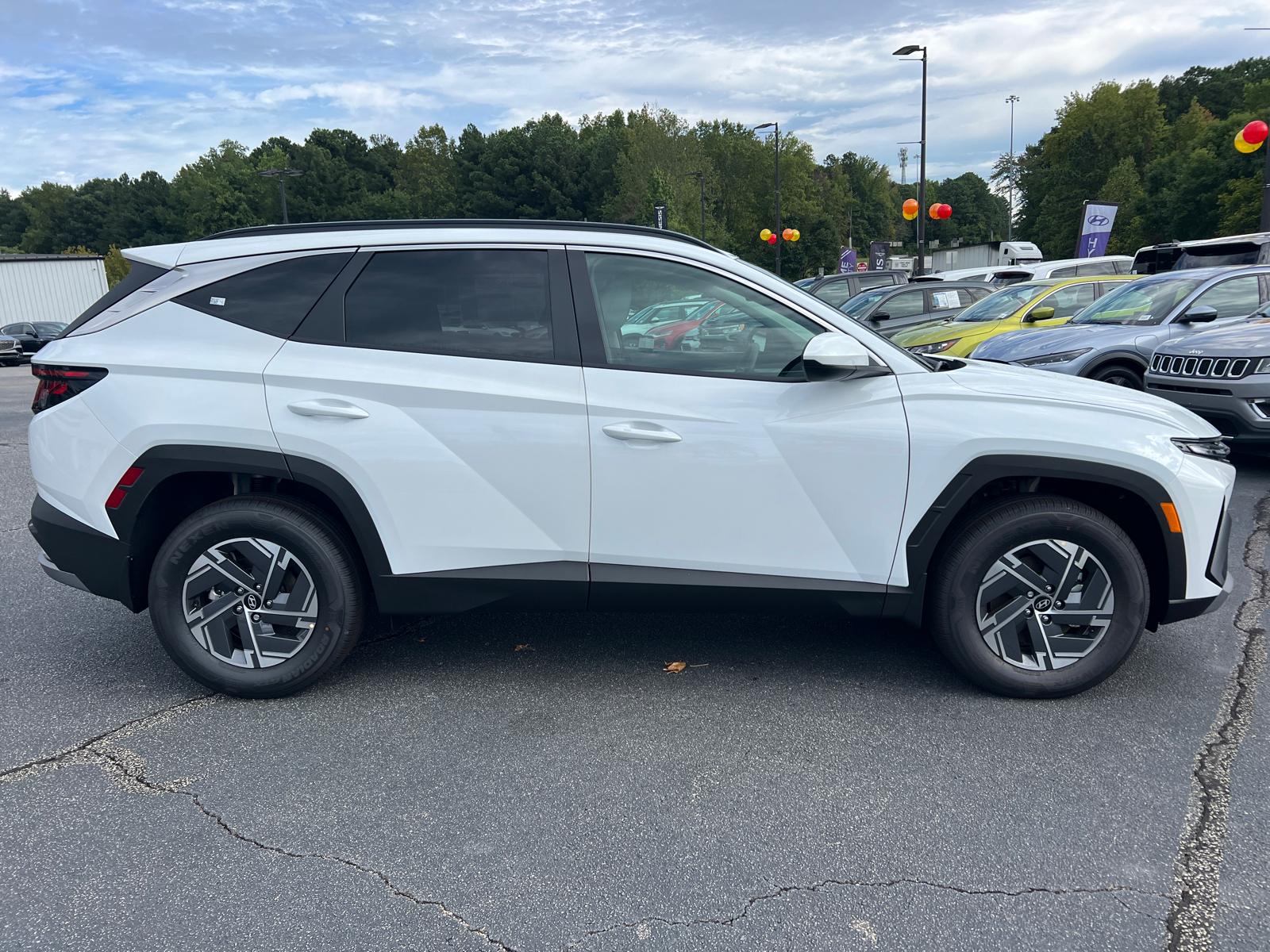 2025 Hyundai Tucson Hybrid Blue 4