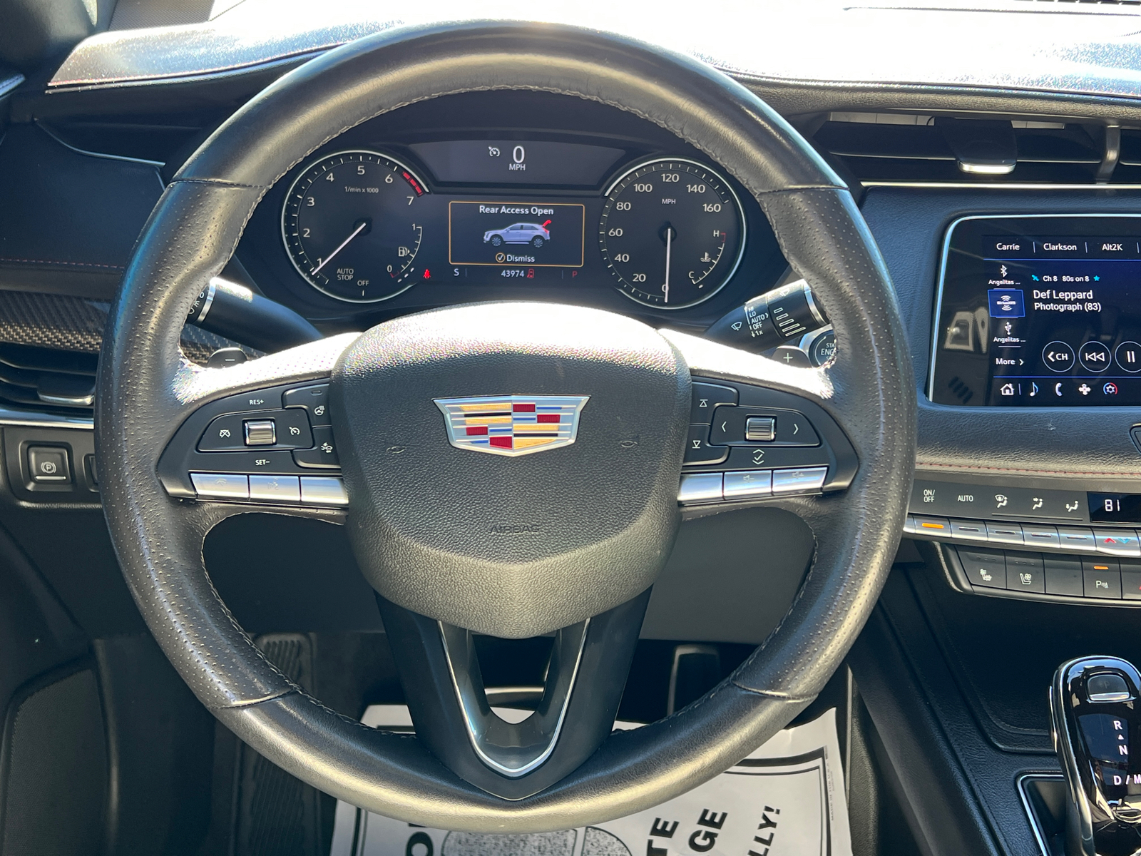 2023 Cadillac XT4 Sport 24