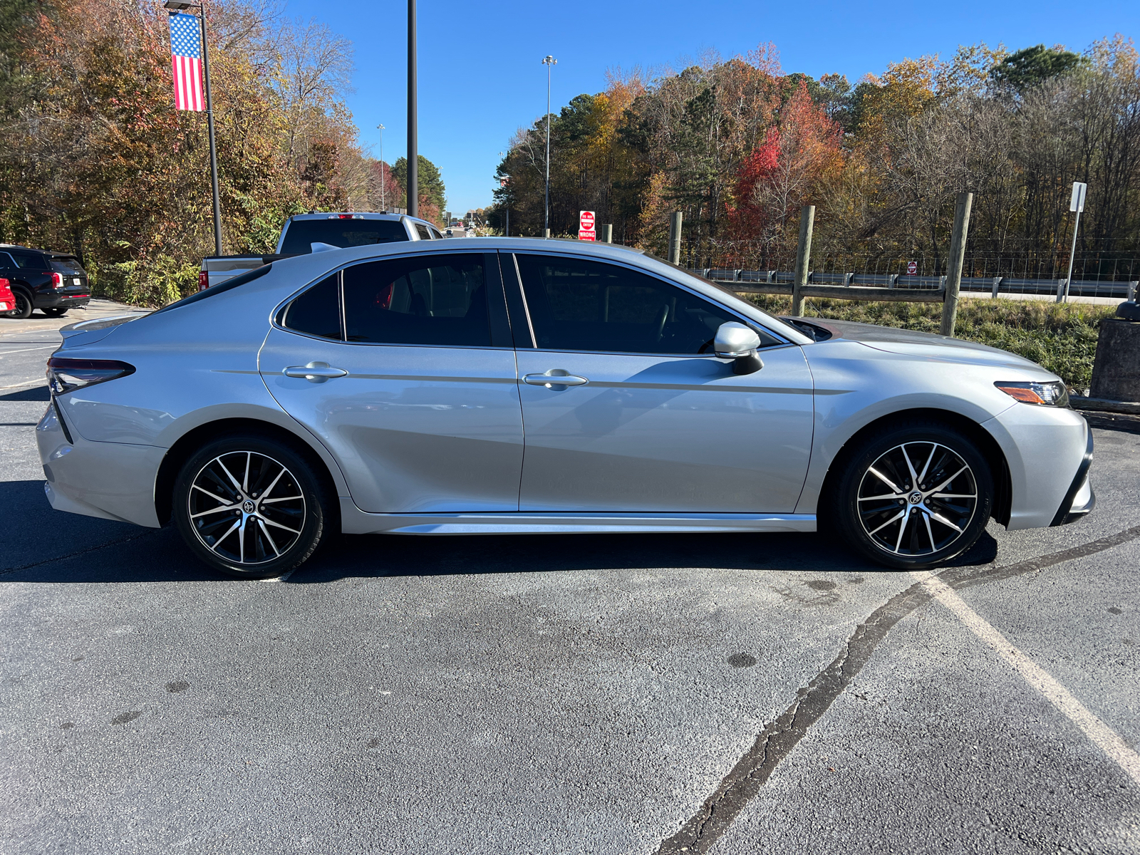 2023 Toyota Camry SE 4