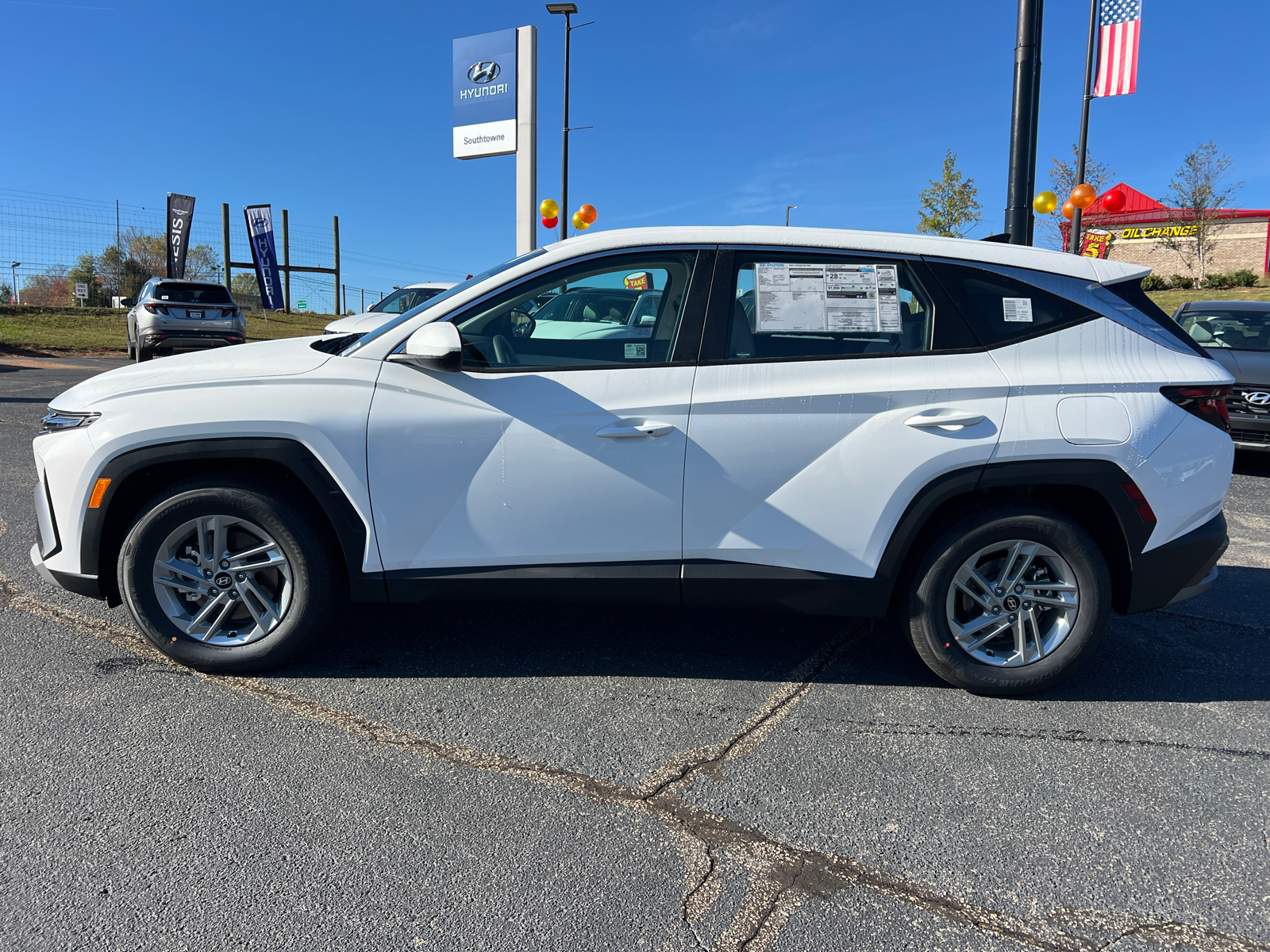 2025 Hyundai Tucson SE 8