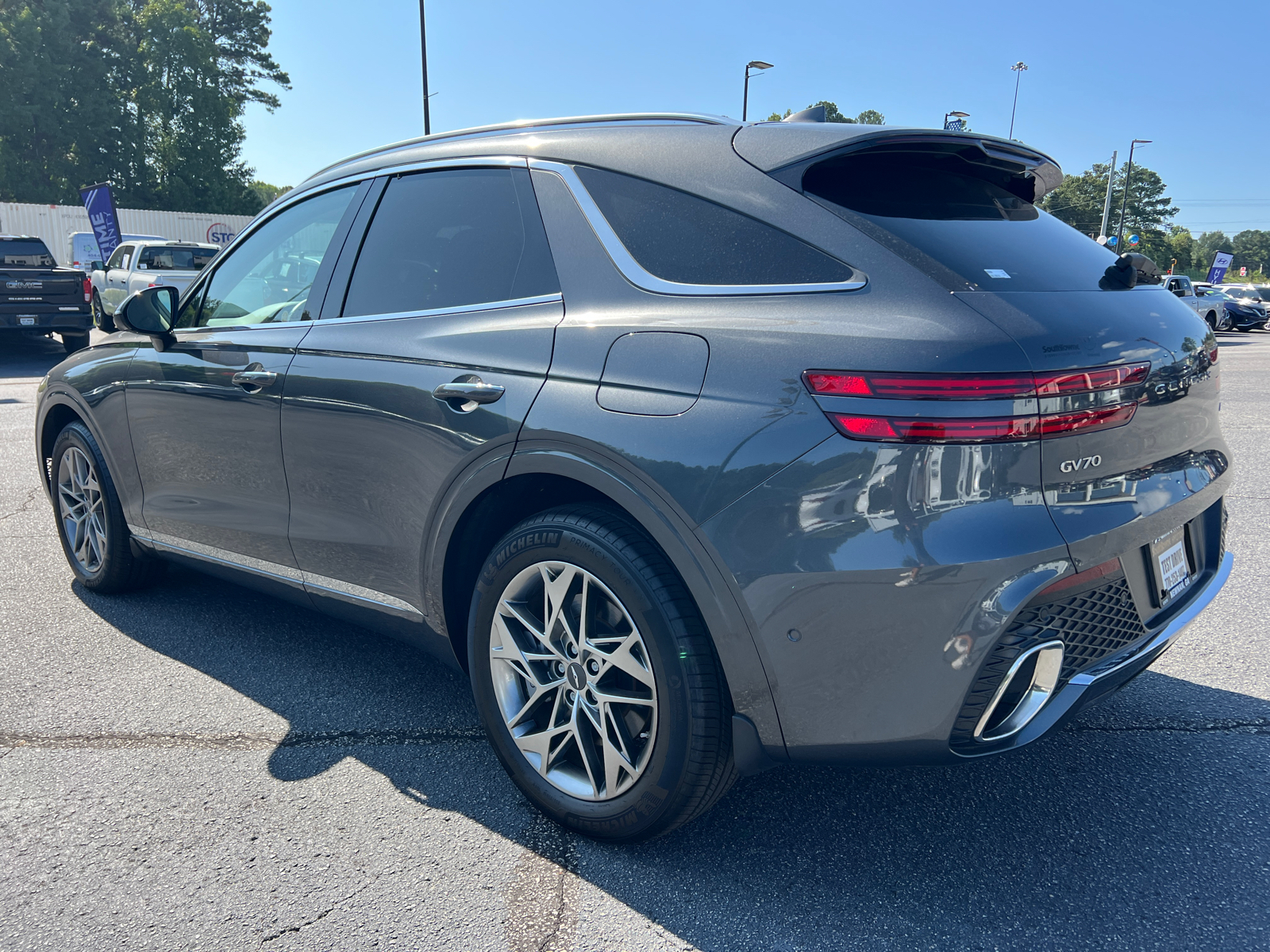 2023 Genesis GV70 2.5T Standard 7