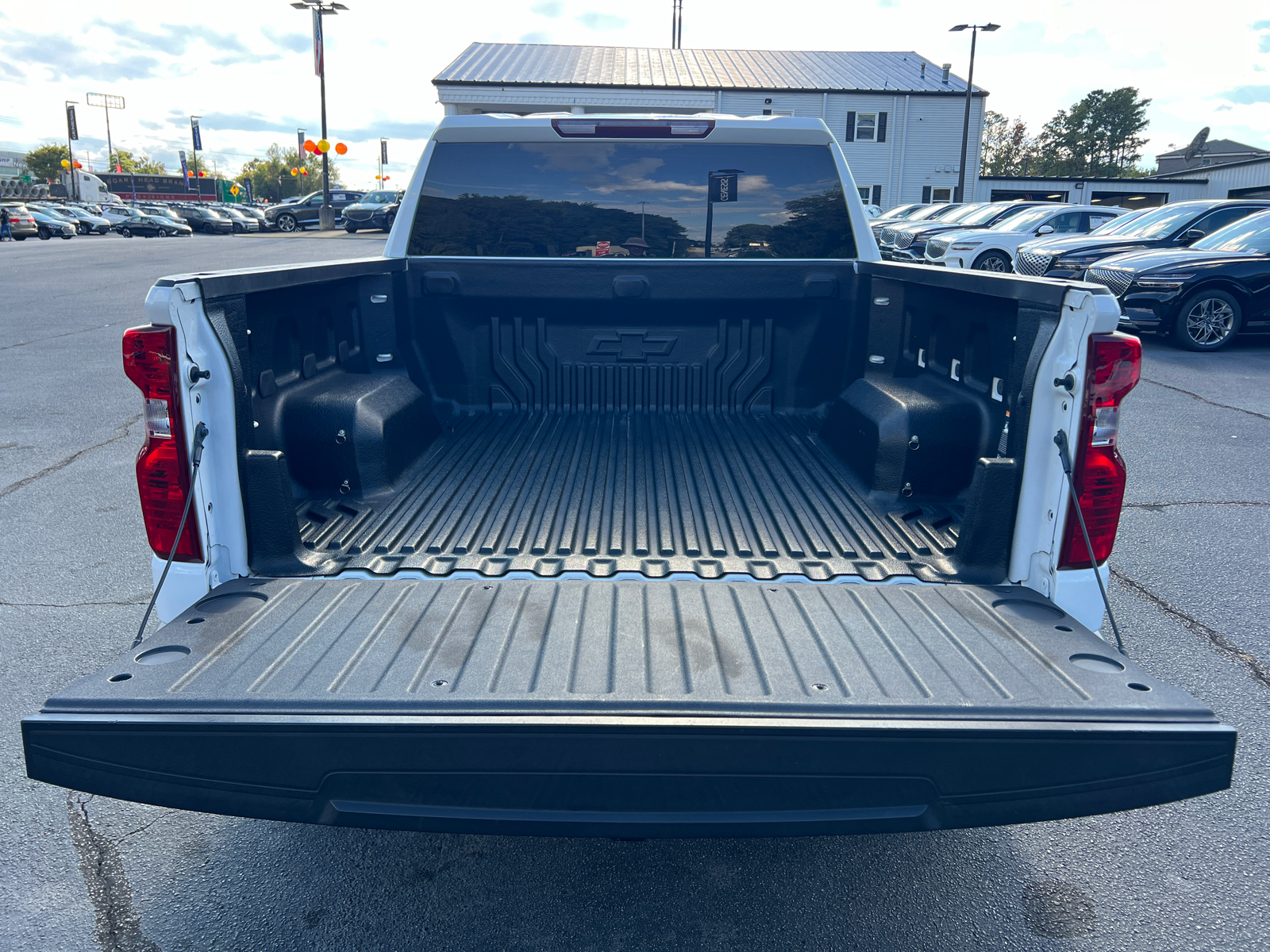 2022 Chevrolet Silverado 1500 Custom 18