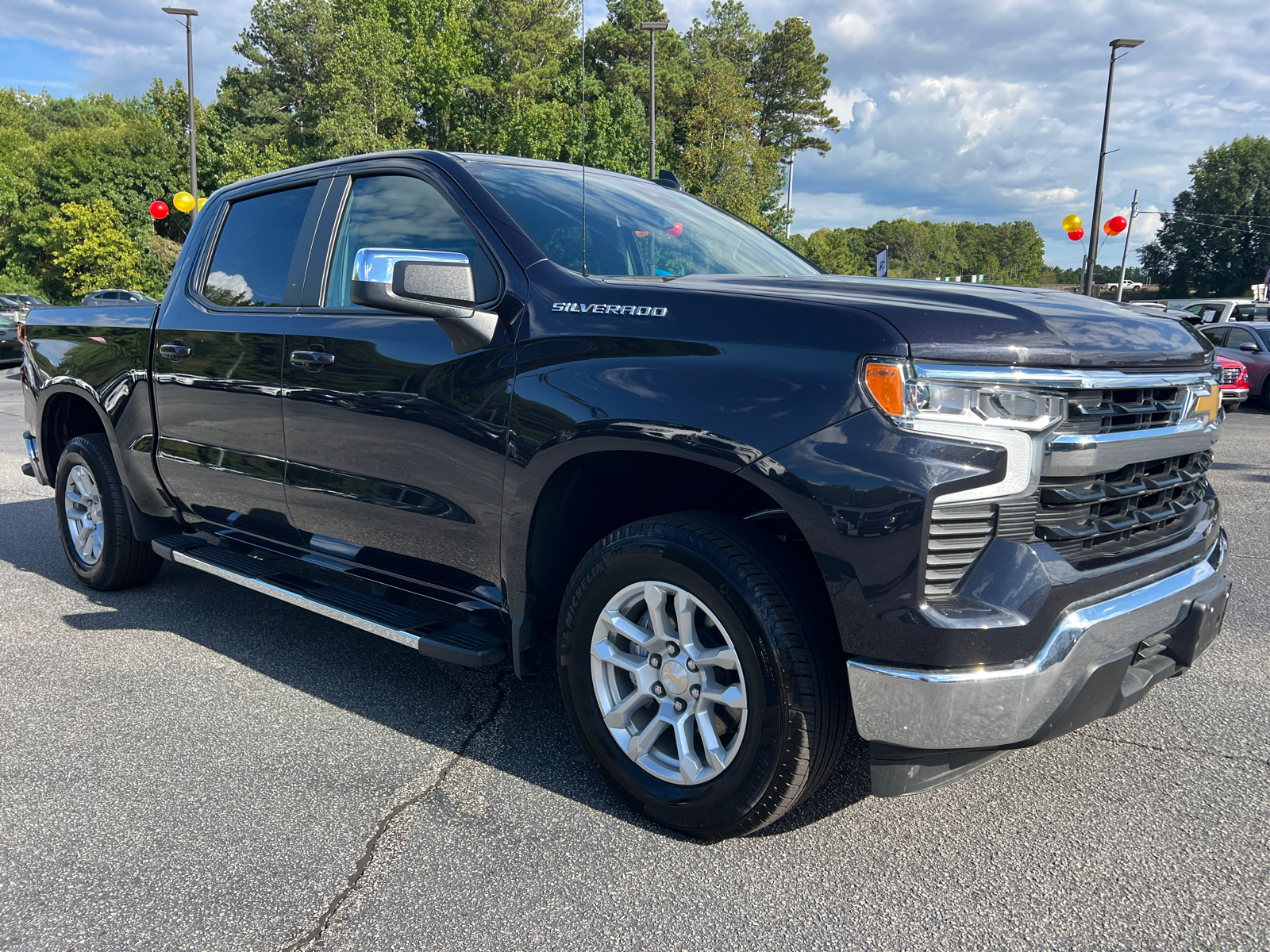 2023 Chevrolet Silverado 1500 LT 3