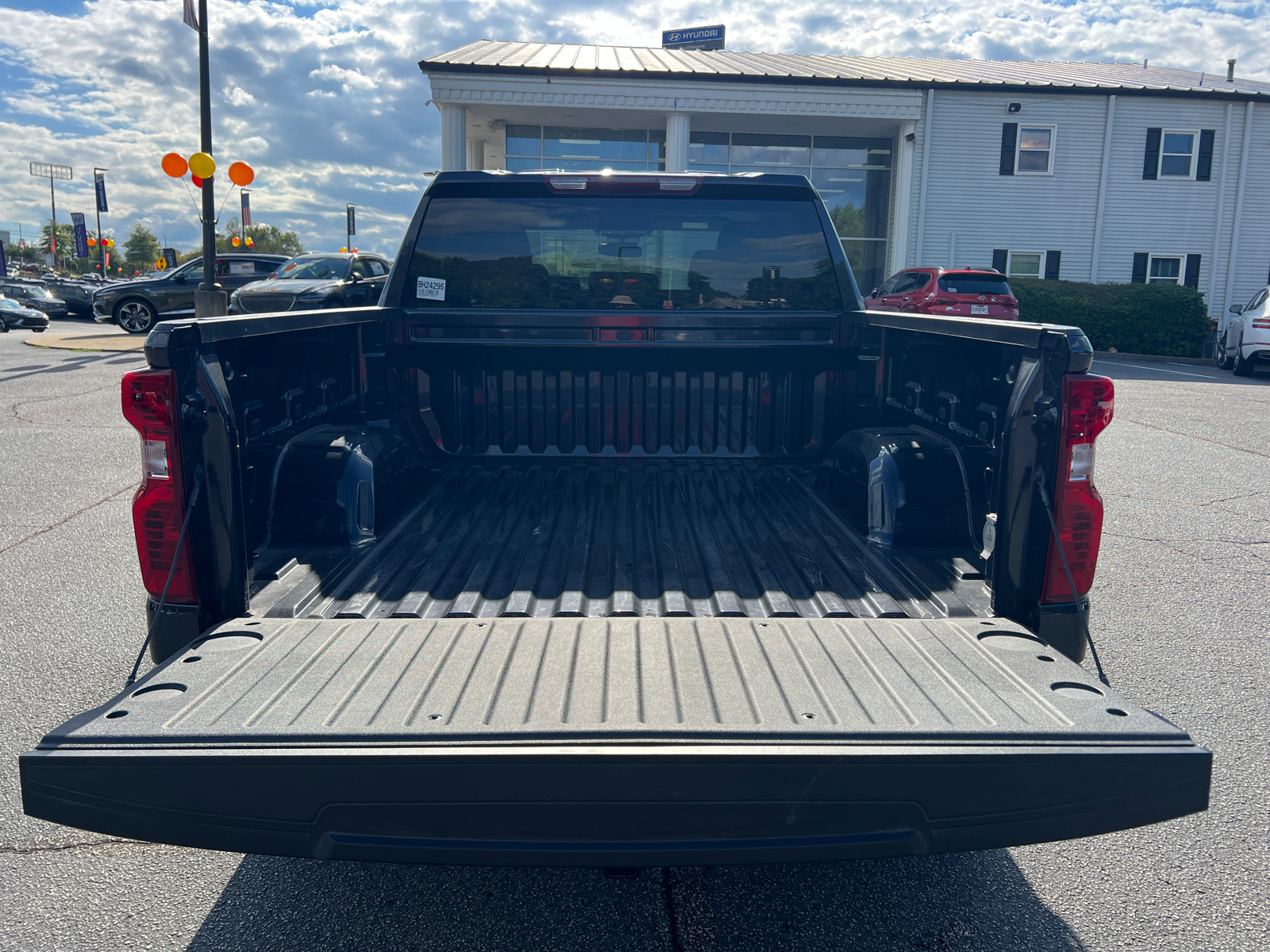 2023 Chevrolet Silverado 1500 LT 18