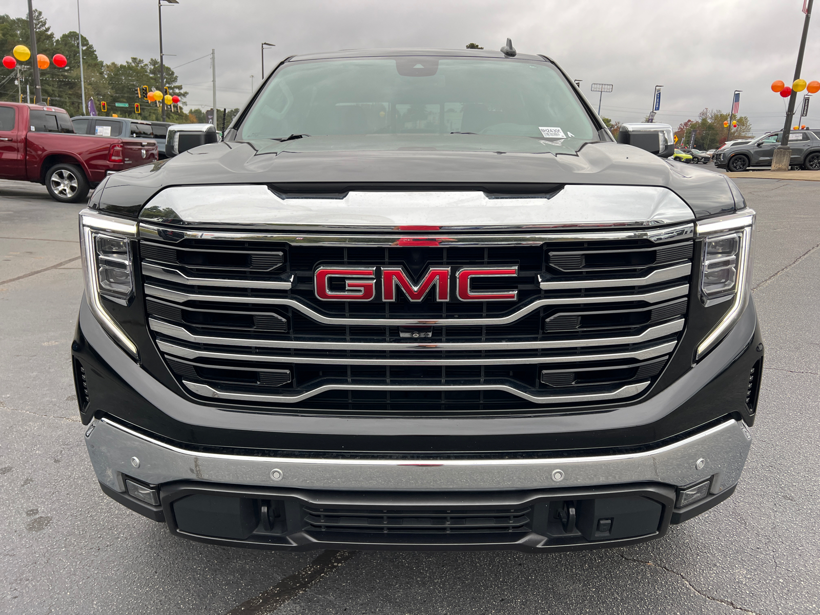 2022 GMC Sierra 1500 SLT 2