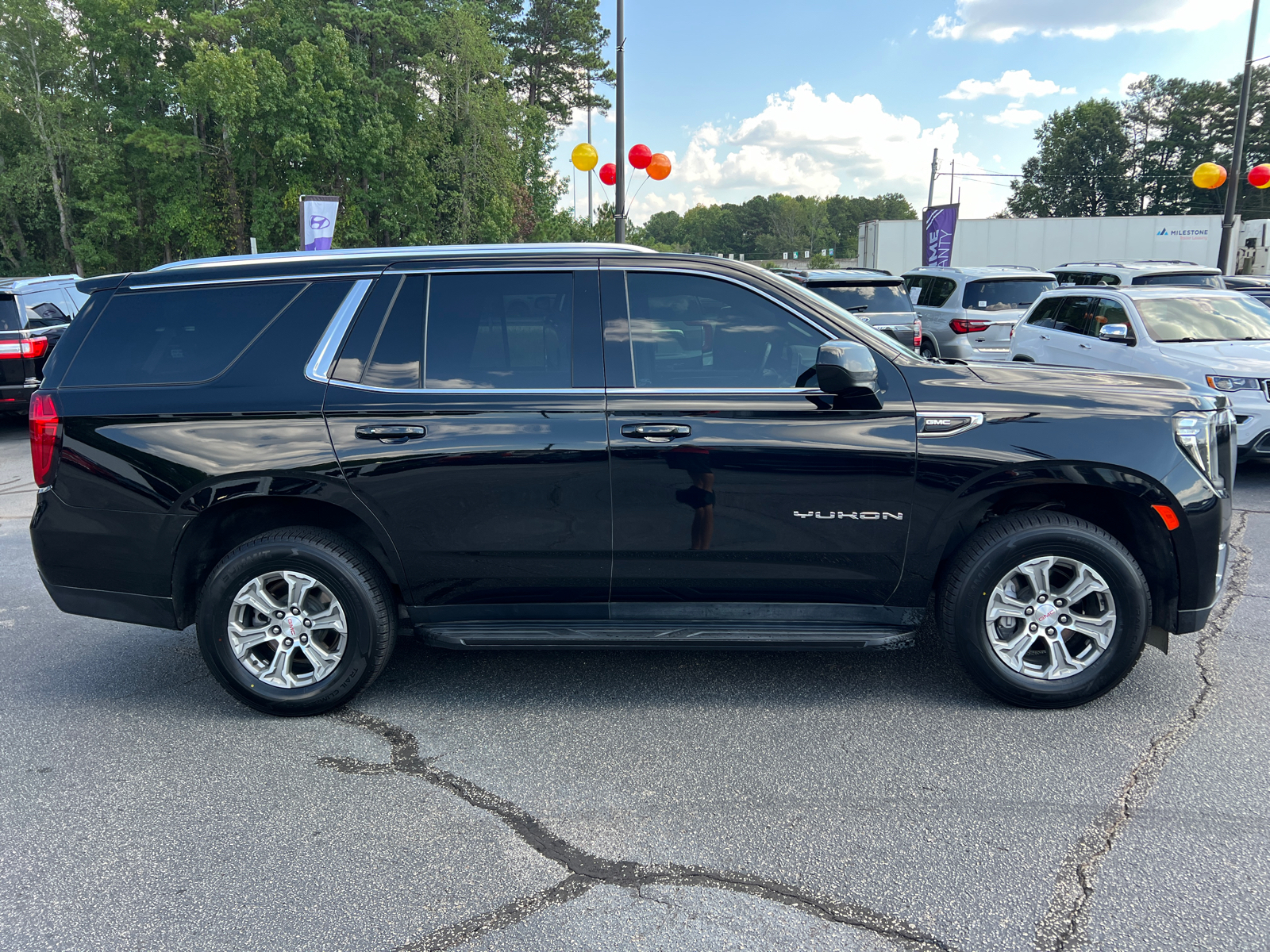 2022 GMC Yukon SLE 4