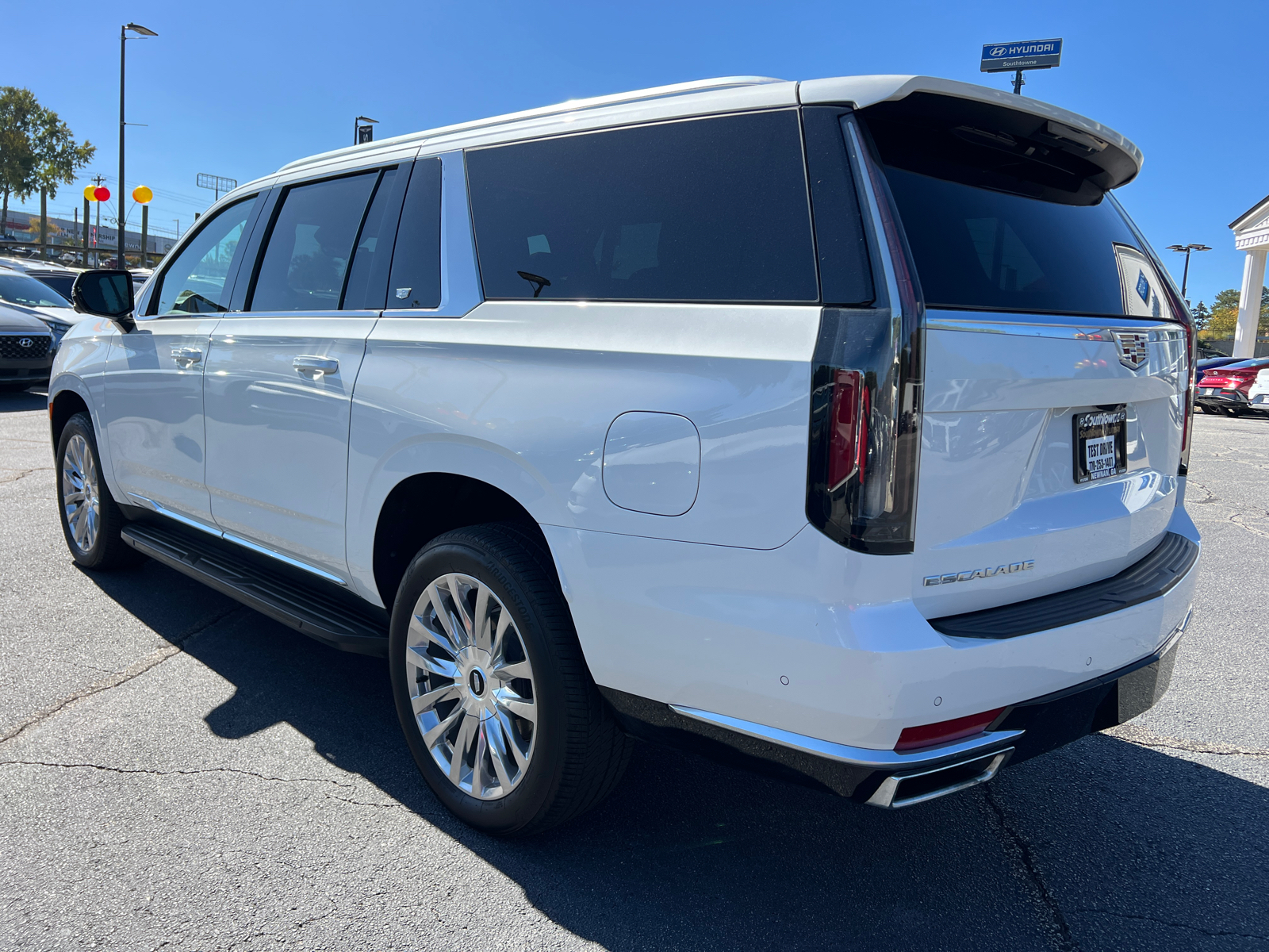 2022 Cadillac Escalade ESV Premium 7