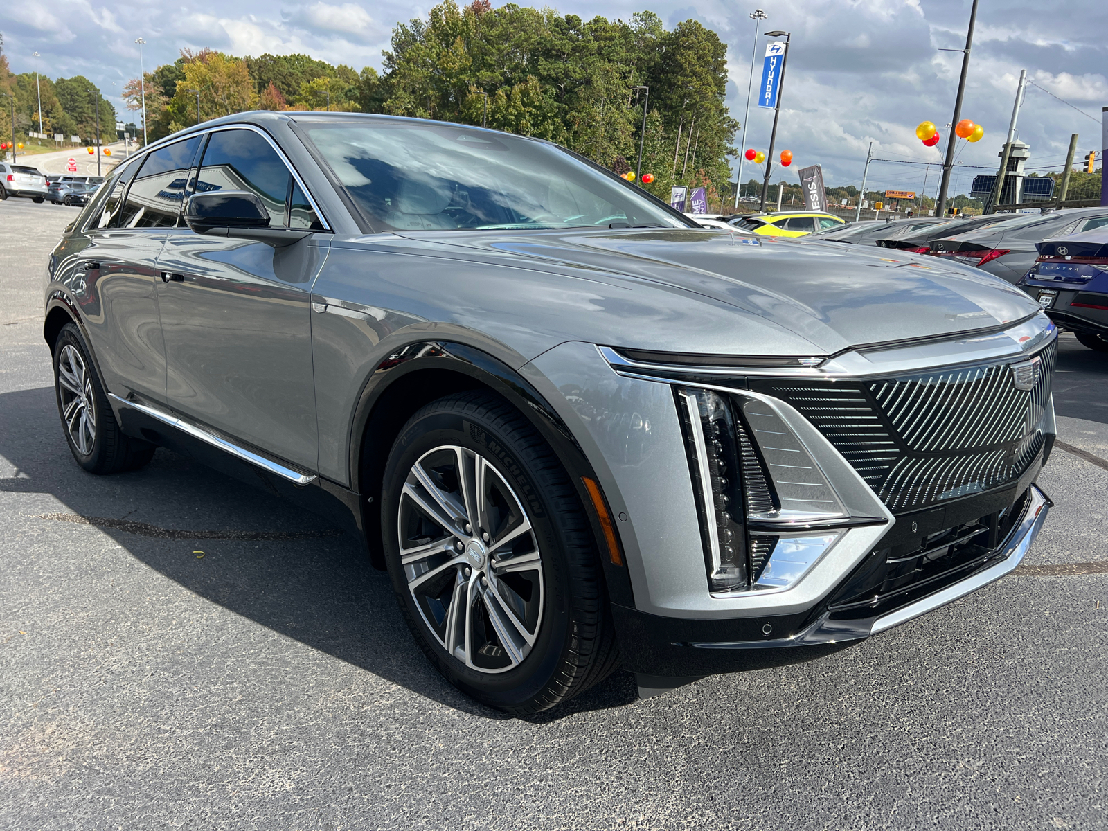 2024 Cadillac LYRIQ Luxury 3