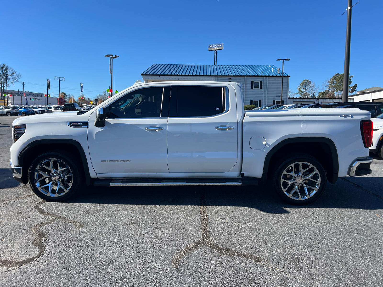 2022 GMC Sierra 1500 SLT 8