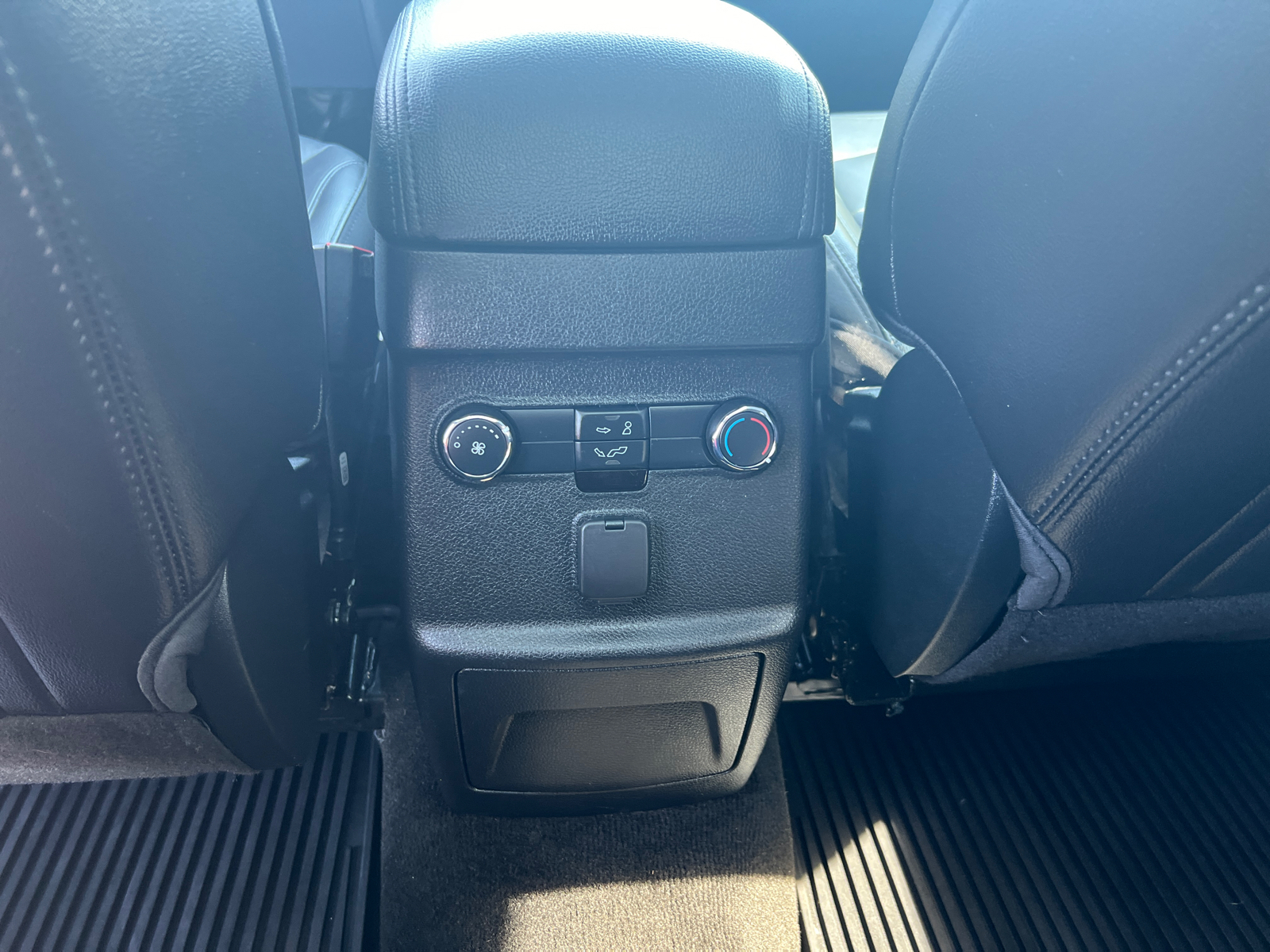 2018 Ford Explorer XLT 14