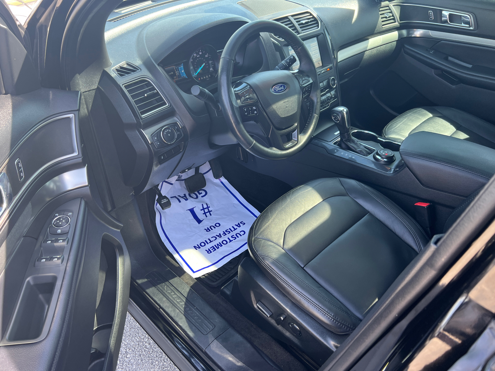 2018 Ford Explorer XLT 19