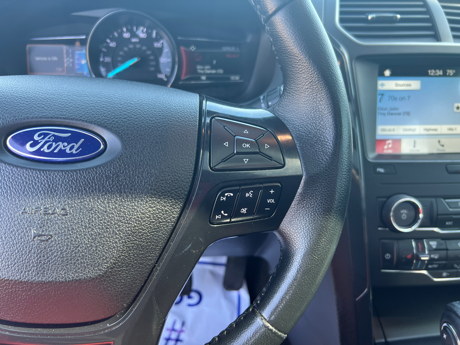 2018 Ford Explorer XLT 26