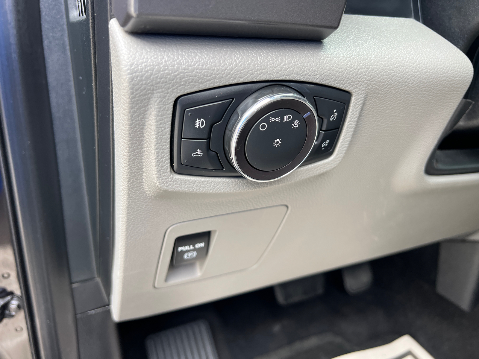 2019 Ford F-150 XLT 4WD SuperCrew 5.5 Box 19