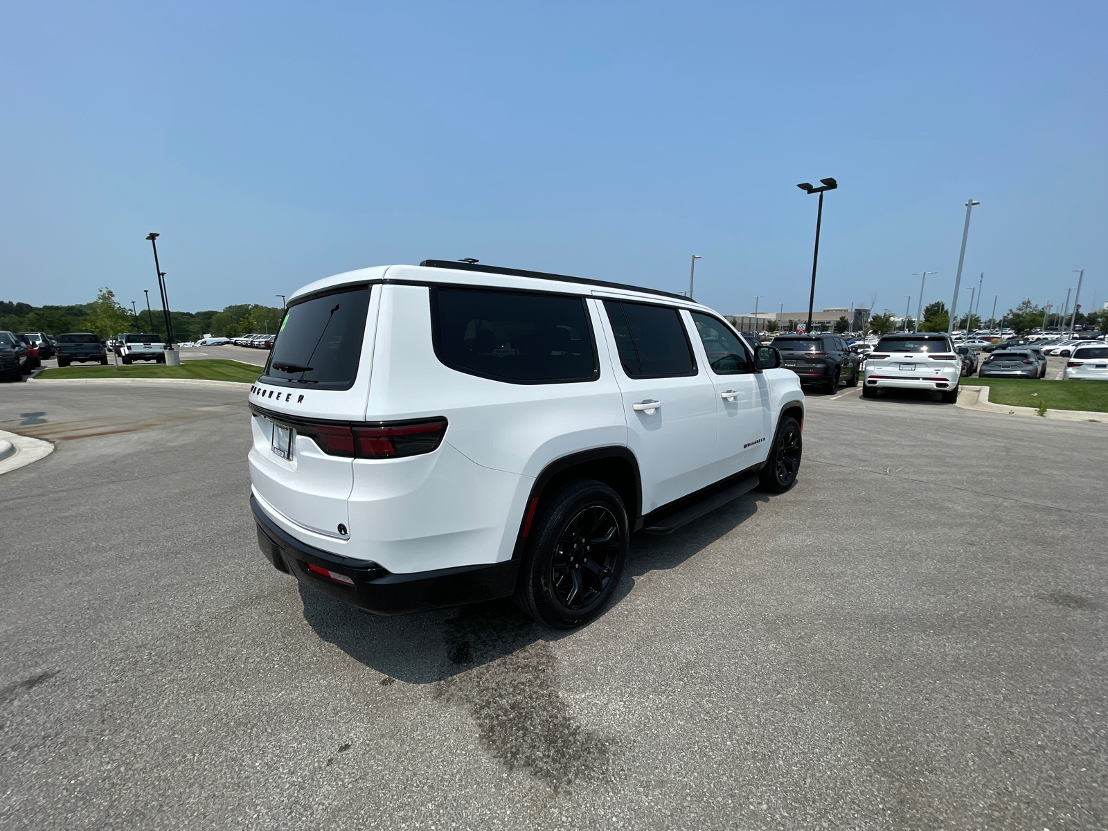 2023 Jeep Wagoneer Series II Carbide 10