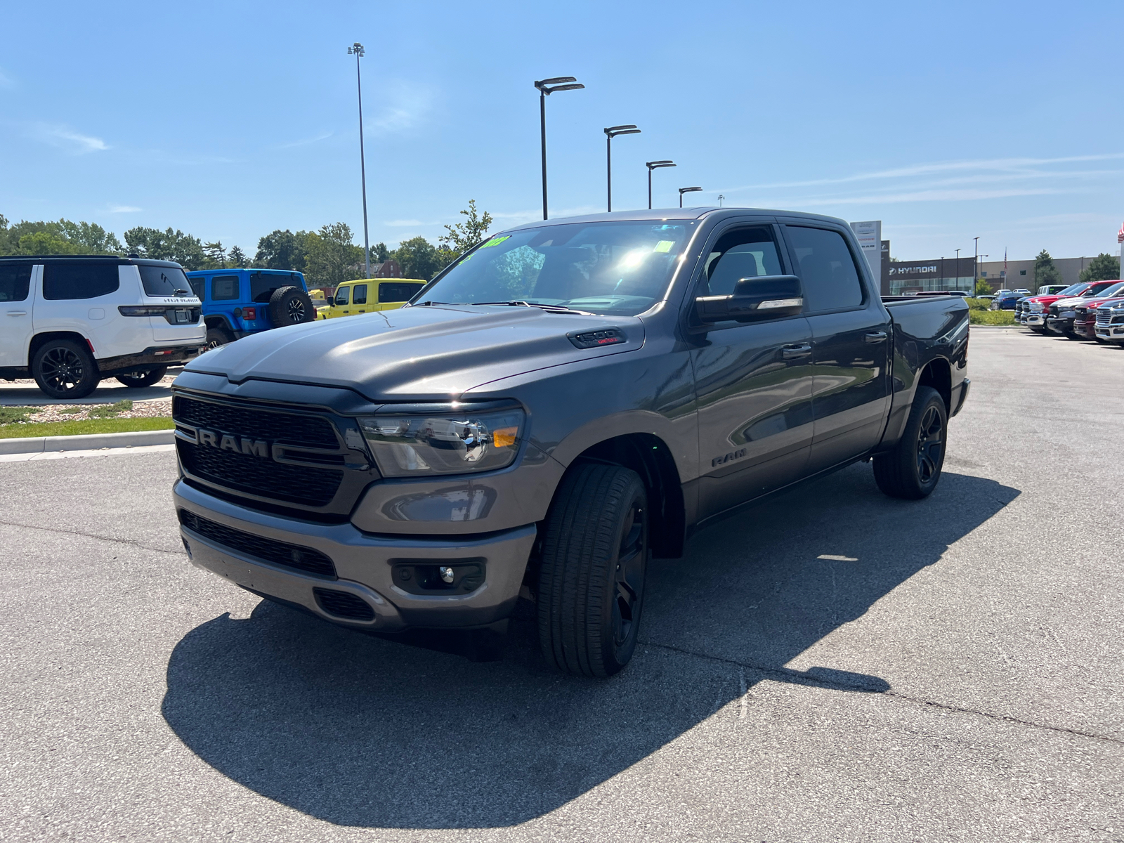 2022 Ram 1500 Big Horn 4x4 Crew Cab 57 Box 4