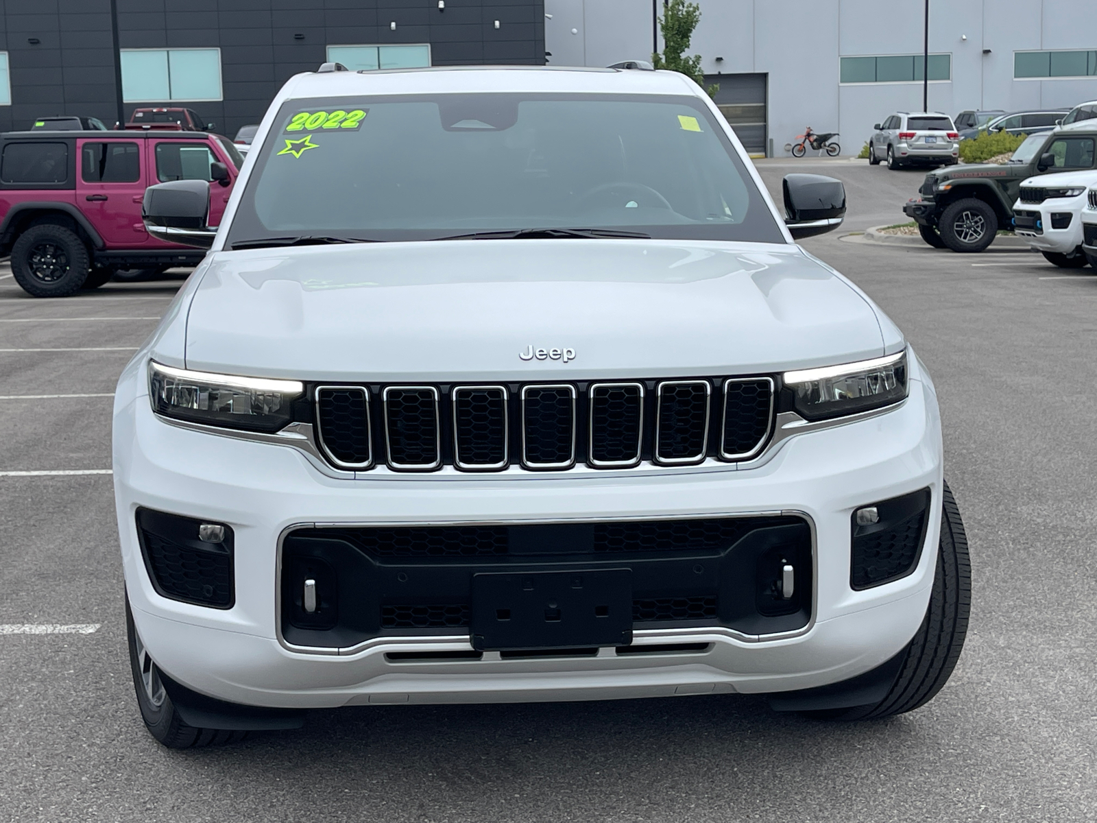 2022 Jeep Grand Cherokee Overland 3