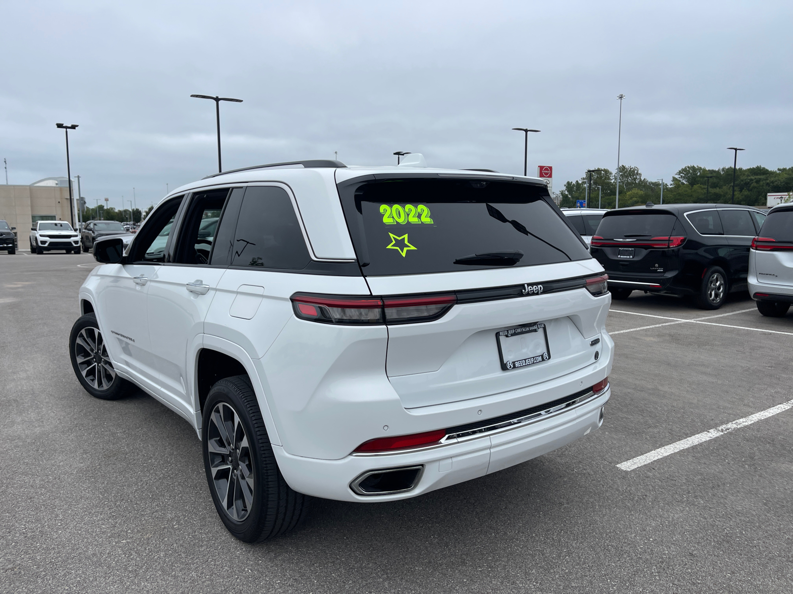 2022 Jeep Grand Cherokee Overland 7